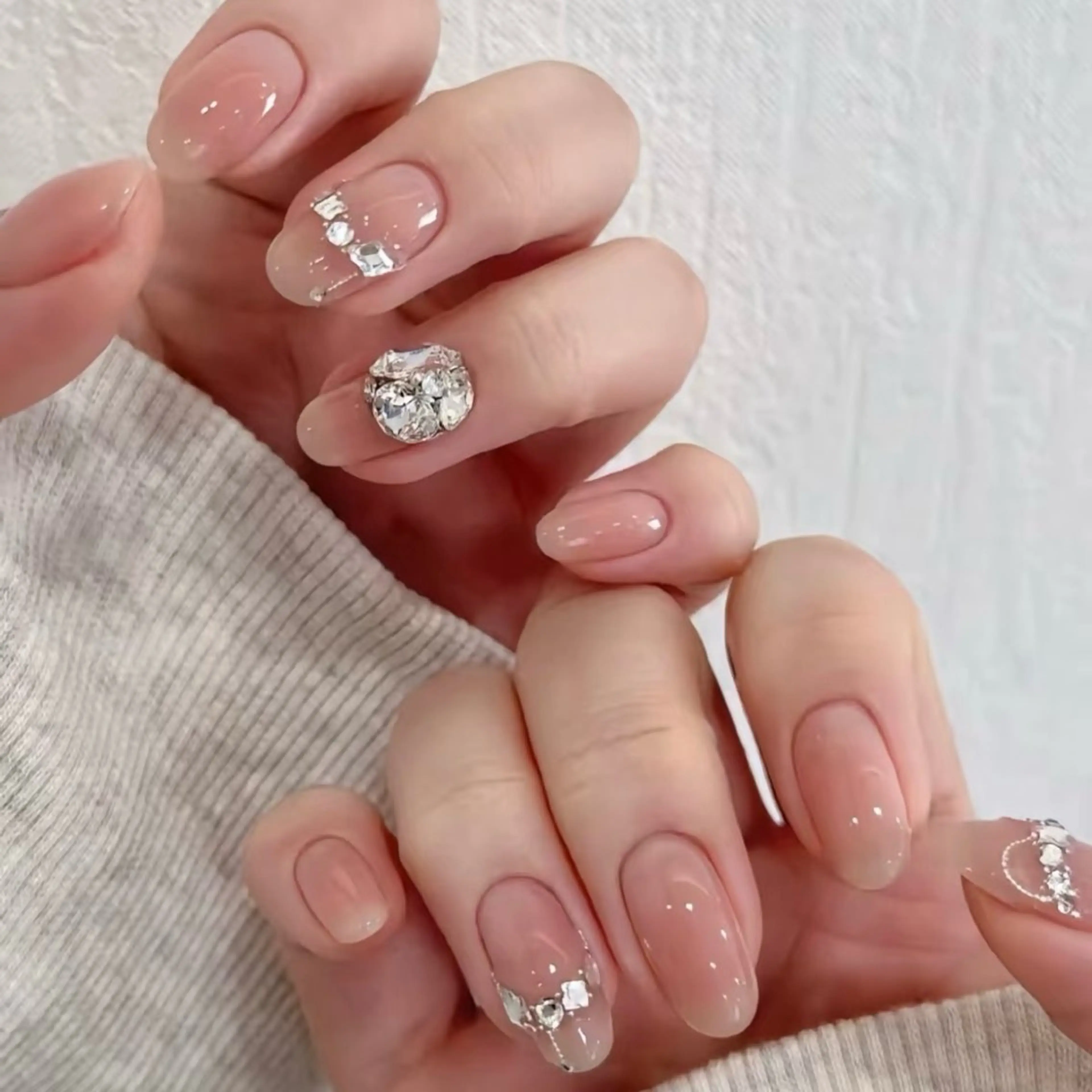 自爪💅持ち込みデザイン6本(パーツ、シール乗せ放題)(オフ、ケア、7日無料保証付き)の写真