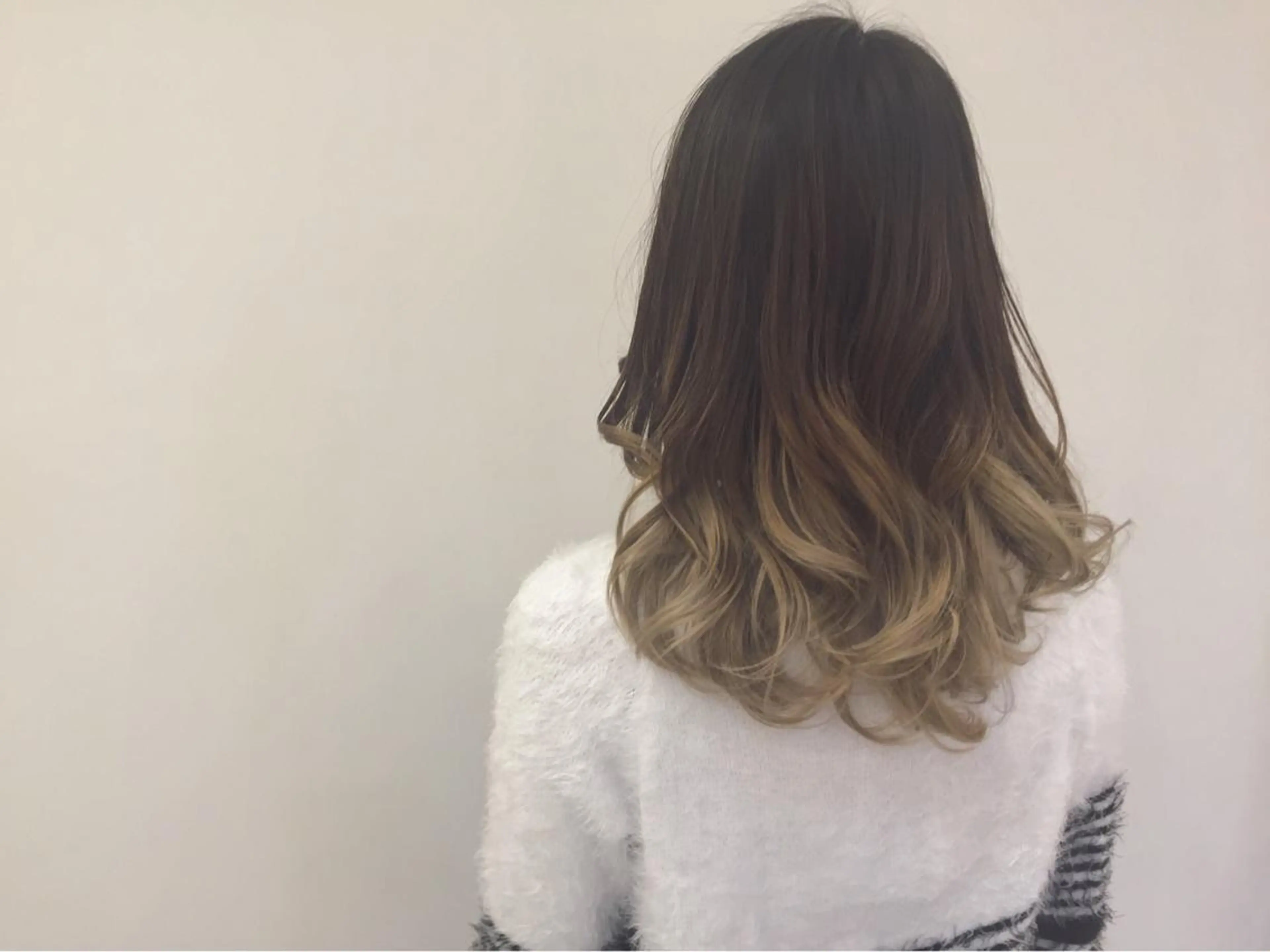 ミディアム セミロング カラー パーマ グラデーションカラー lafith hair dope所属・[外国人風カラー] 店長 田中健太のヘアスタイル