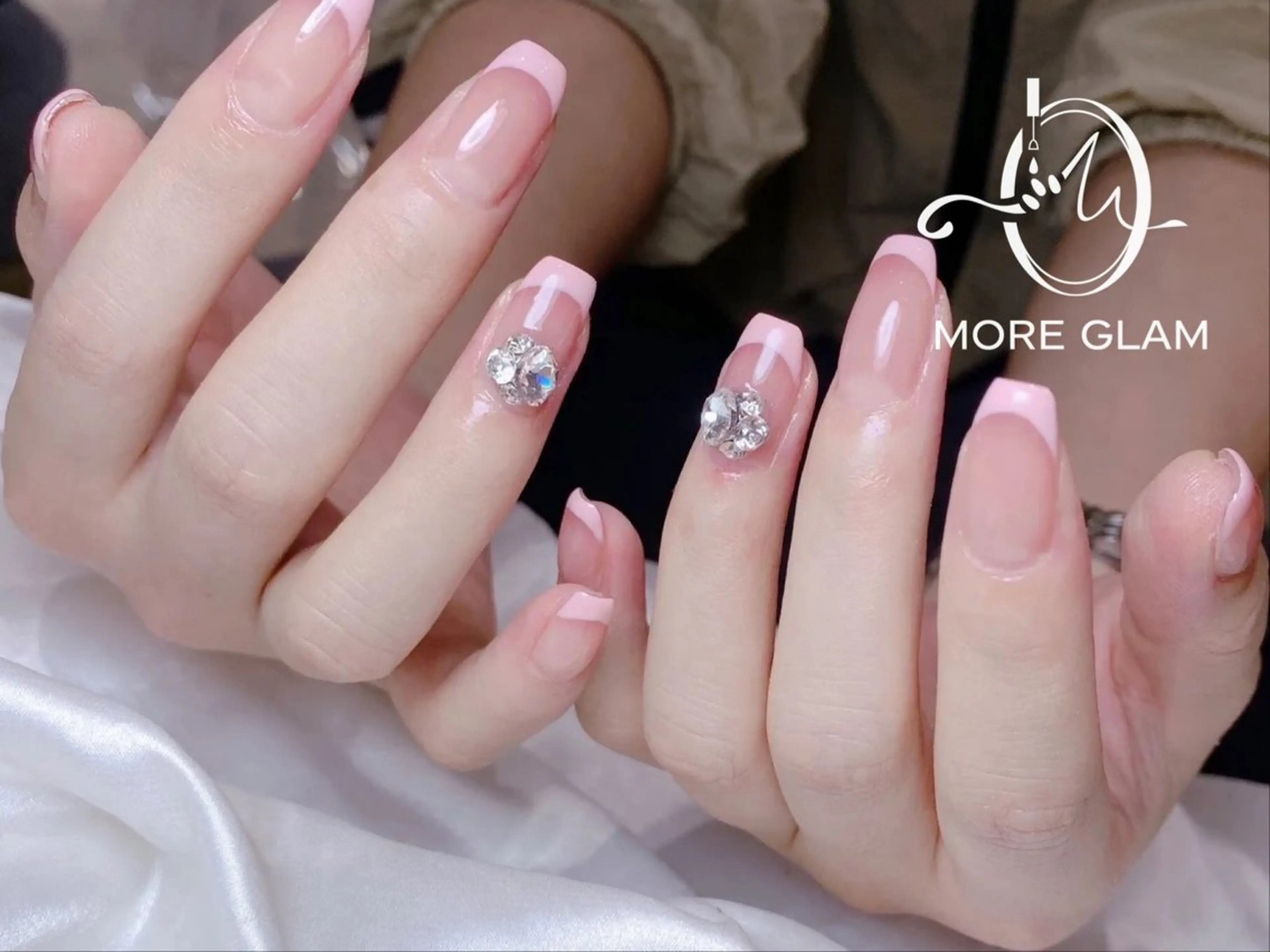 ネイル 長さ出し フットネイル フレンチネイル ジェルネイル 韓国ネイル MoreGlam Nailsのネイルデザイン