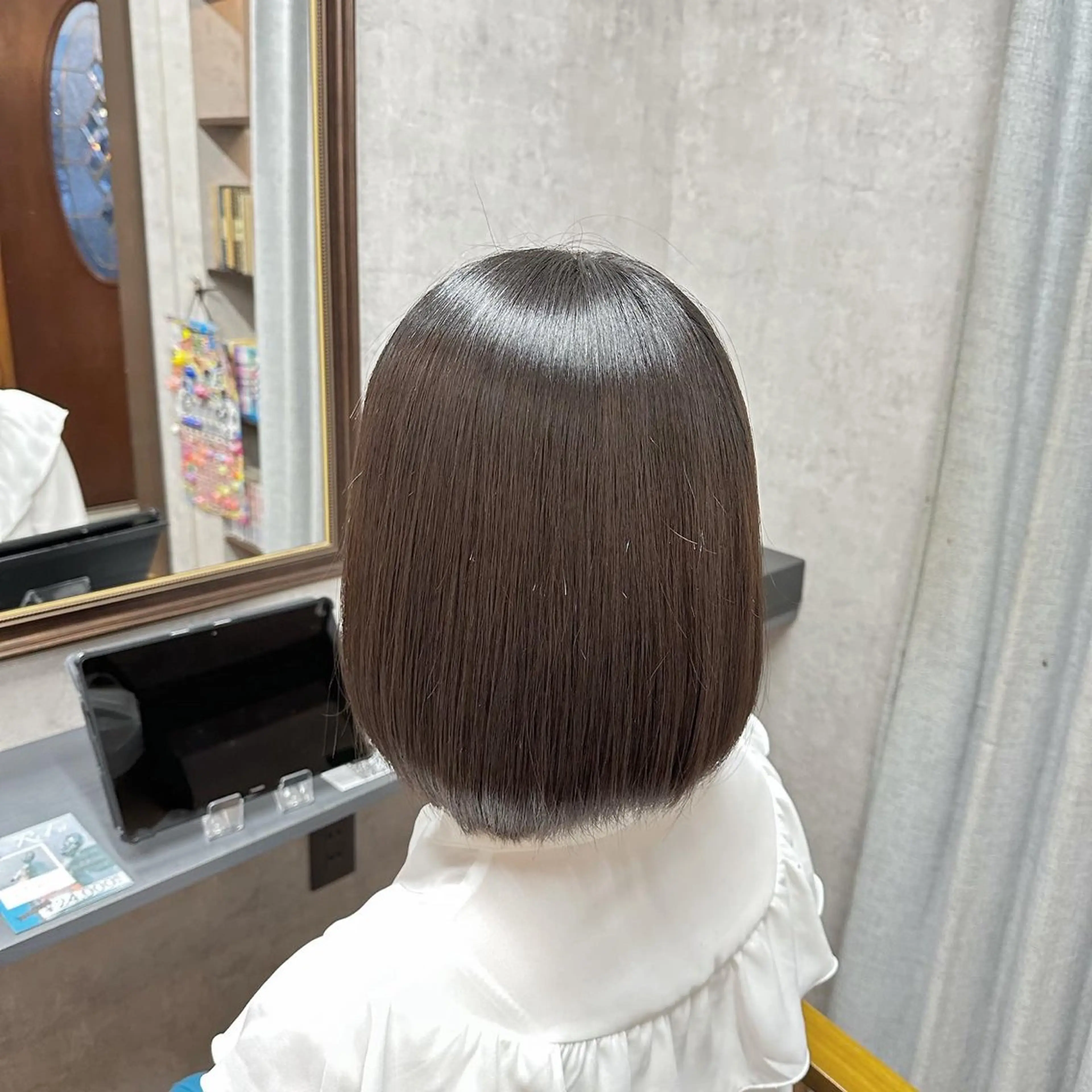 ミディアム 手塚 菜々美のヘアスタイル