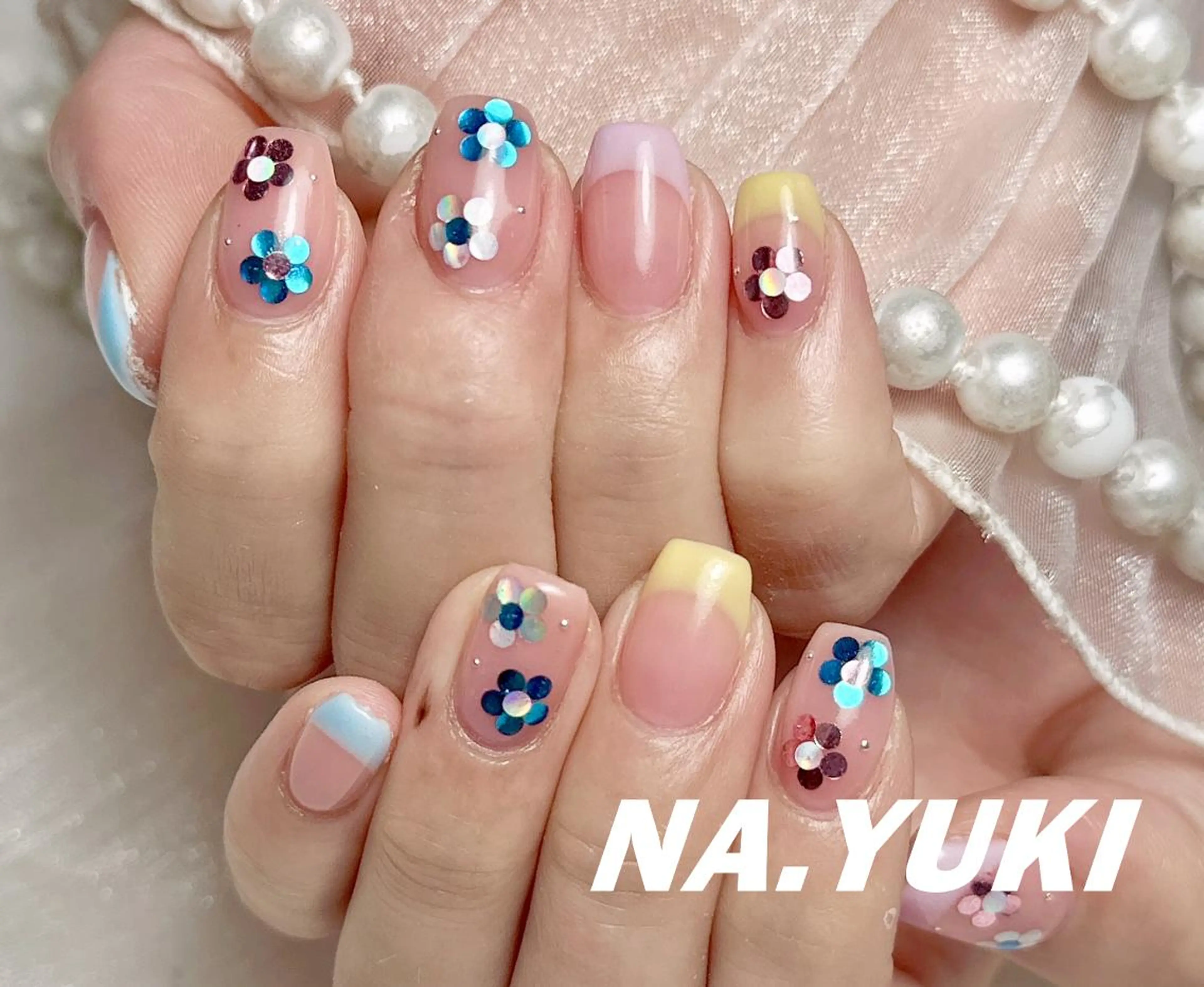 ネイル ハンドネイル ハンドケア 🌷 Mooning 🌷のネイルデザイン