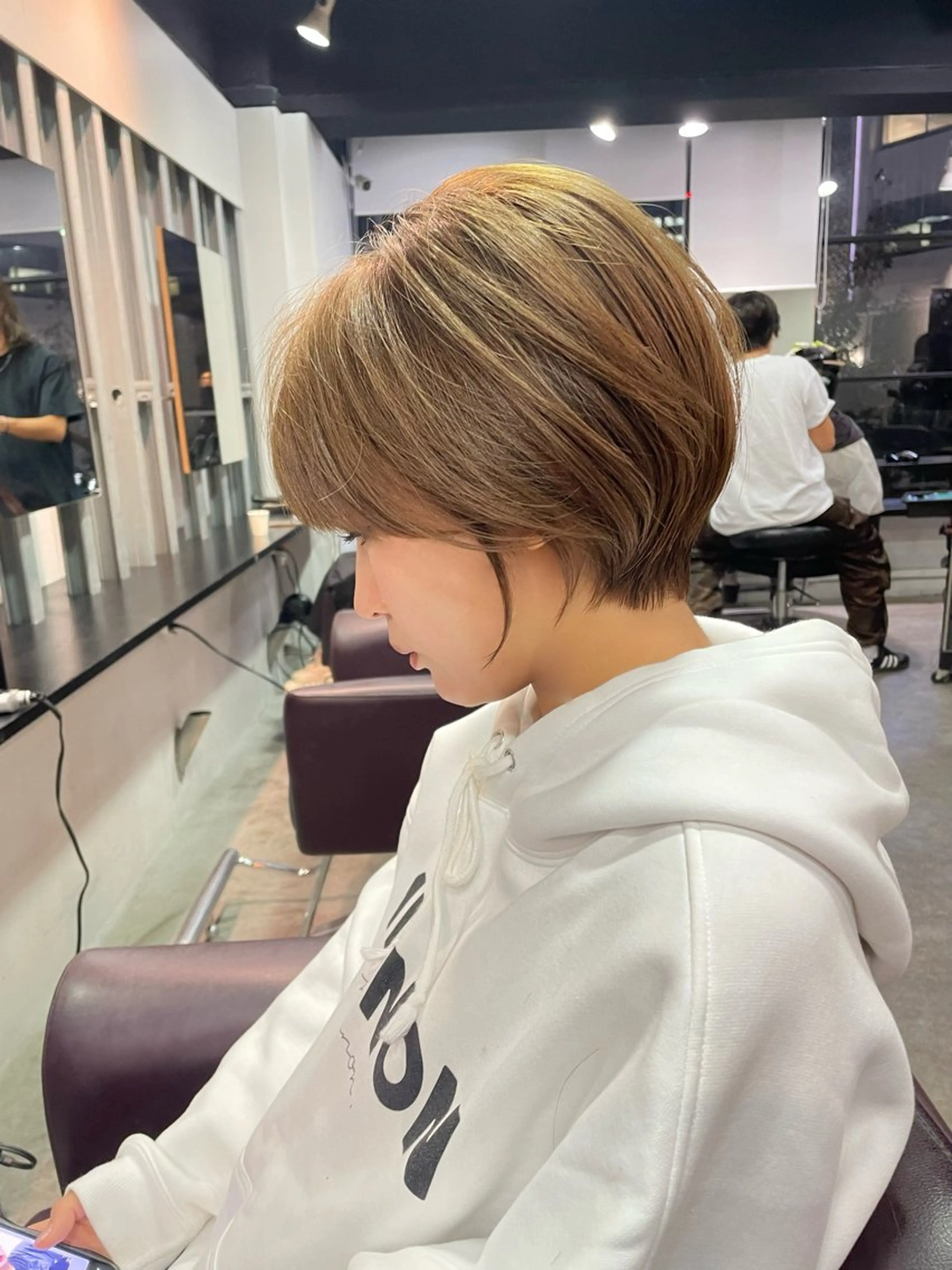 ショート カラー カット ヘアカラー トリートメント Ms.CHARM【ミズチャーム】所属・韓国/レイヤーカット 顔周り/廣瀬達哉のヘアスタイル