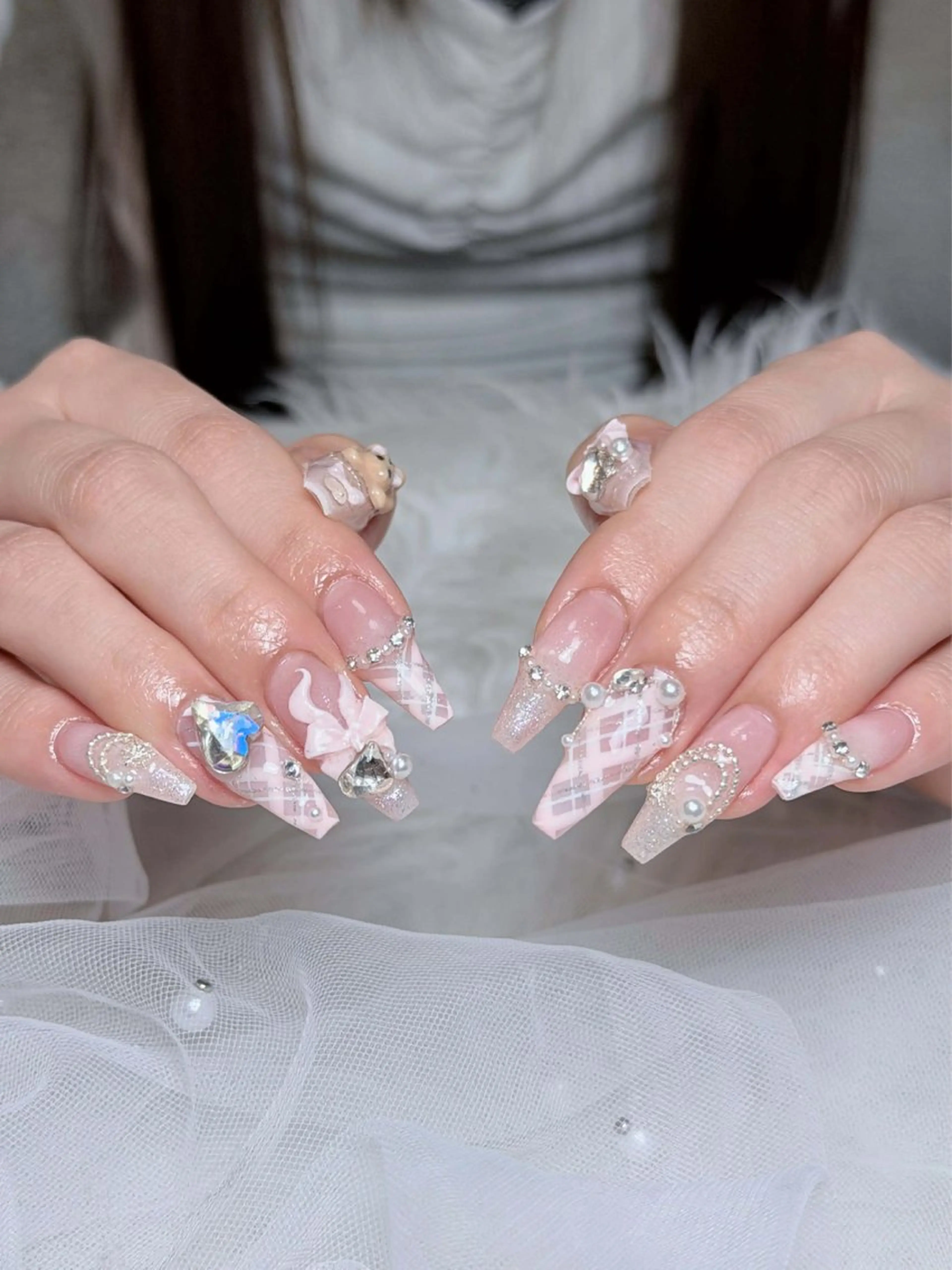 ネイル チークネイル ドット フレンチネイル グラデーション ハート ハンドネイル ハンドケア Eli Nails 新宿のネイルデザイン