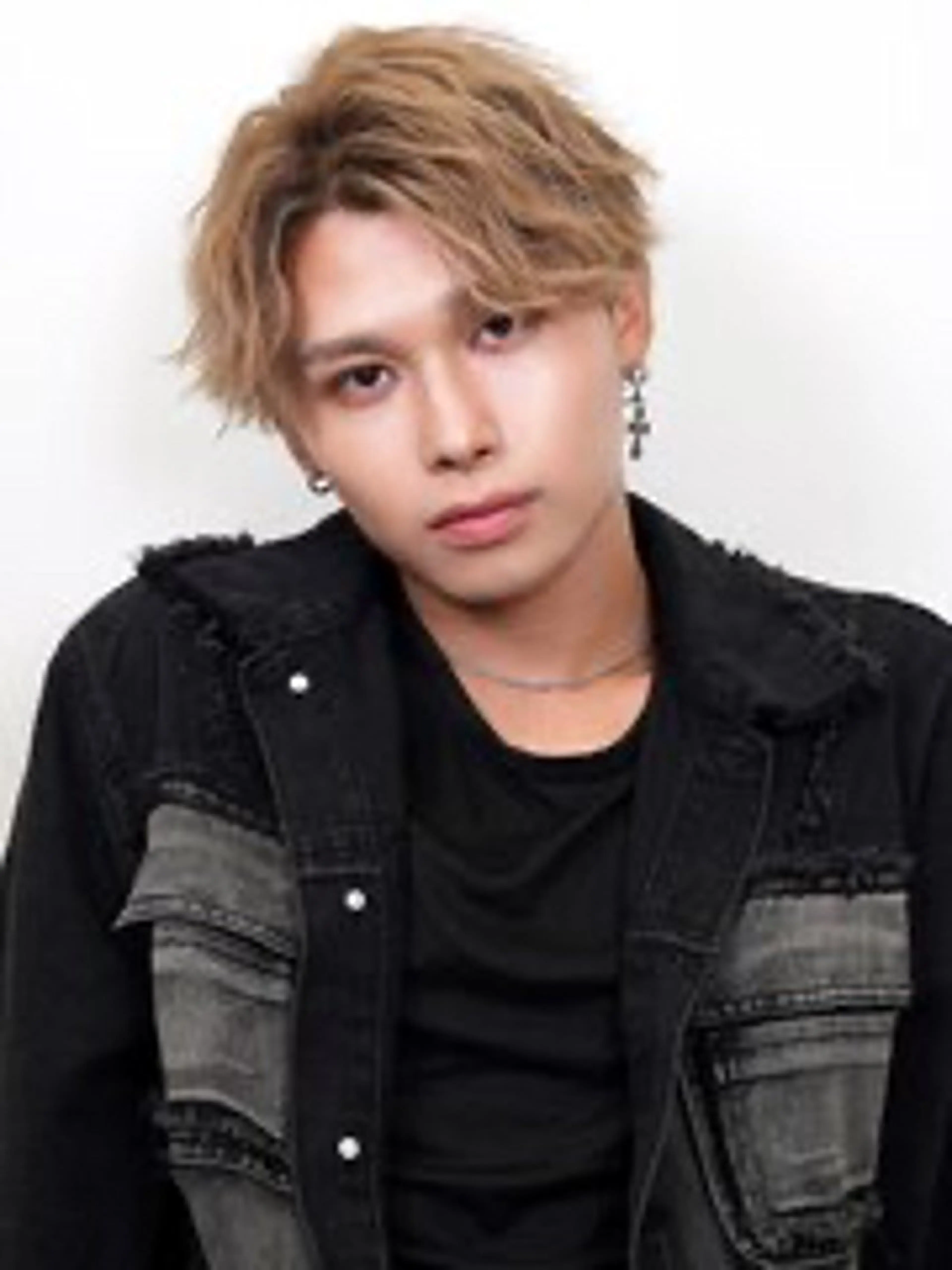 カラー メンズ 透明感カラー カット 韓国ヘア髪質改善✖️ パーソナルカラー吉岡のヘアスタイル