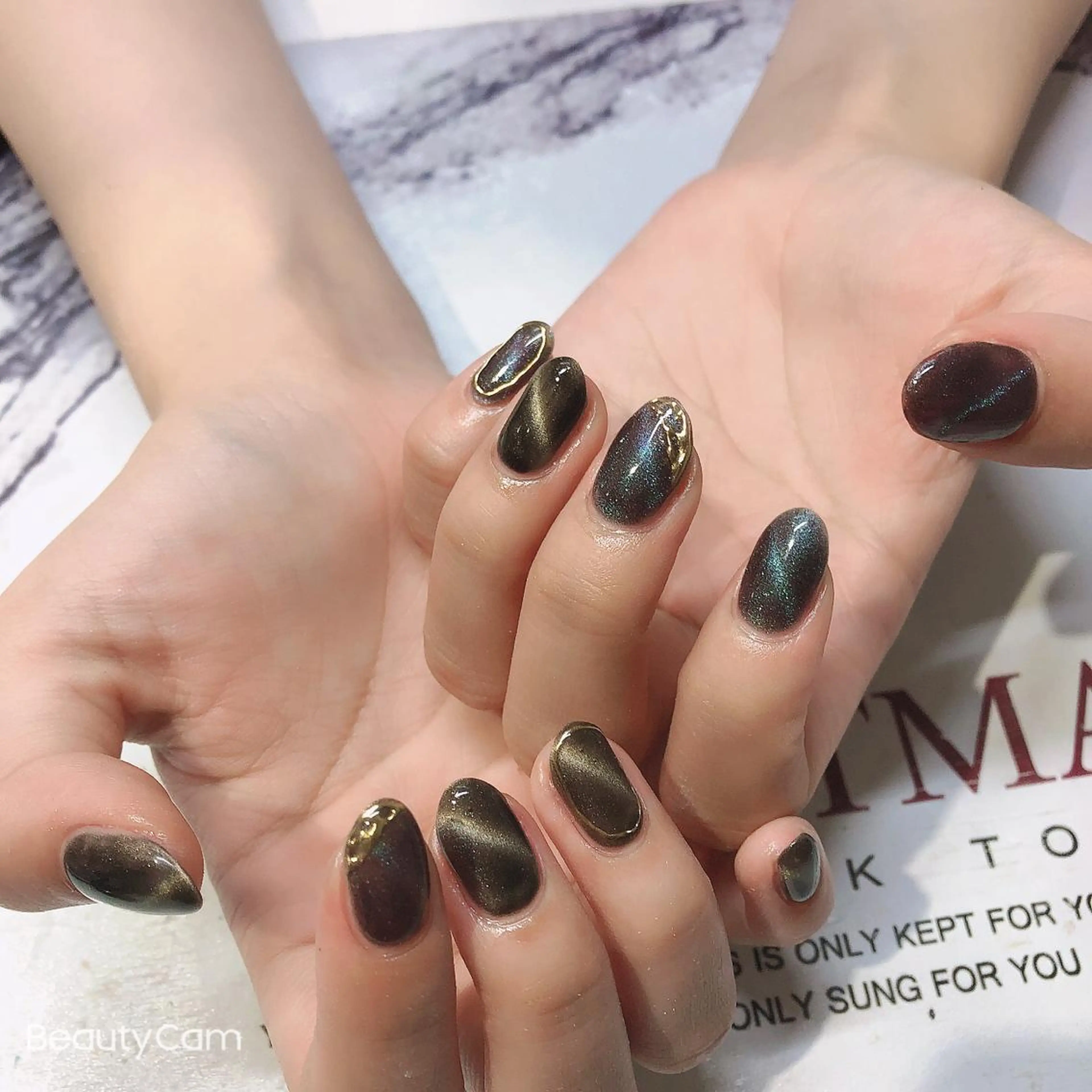 ネイル ハンドネイル Guarendo錦糸町店所属・ガレンドウ 白澤 愛子のネイルデザイン