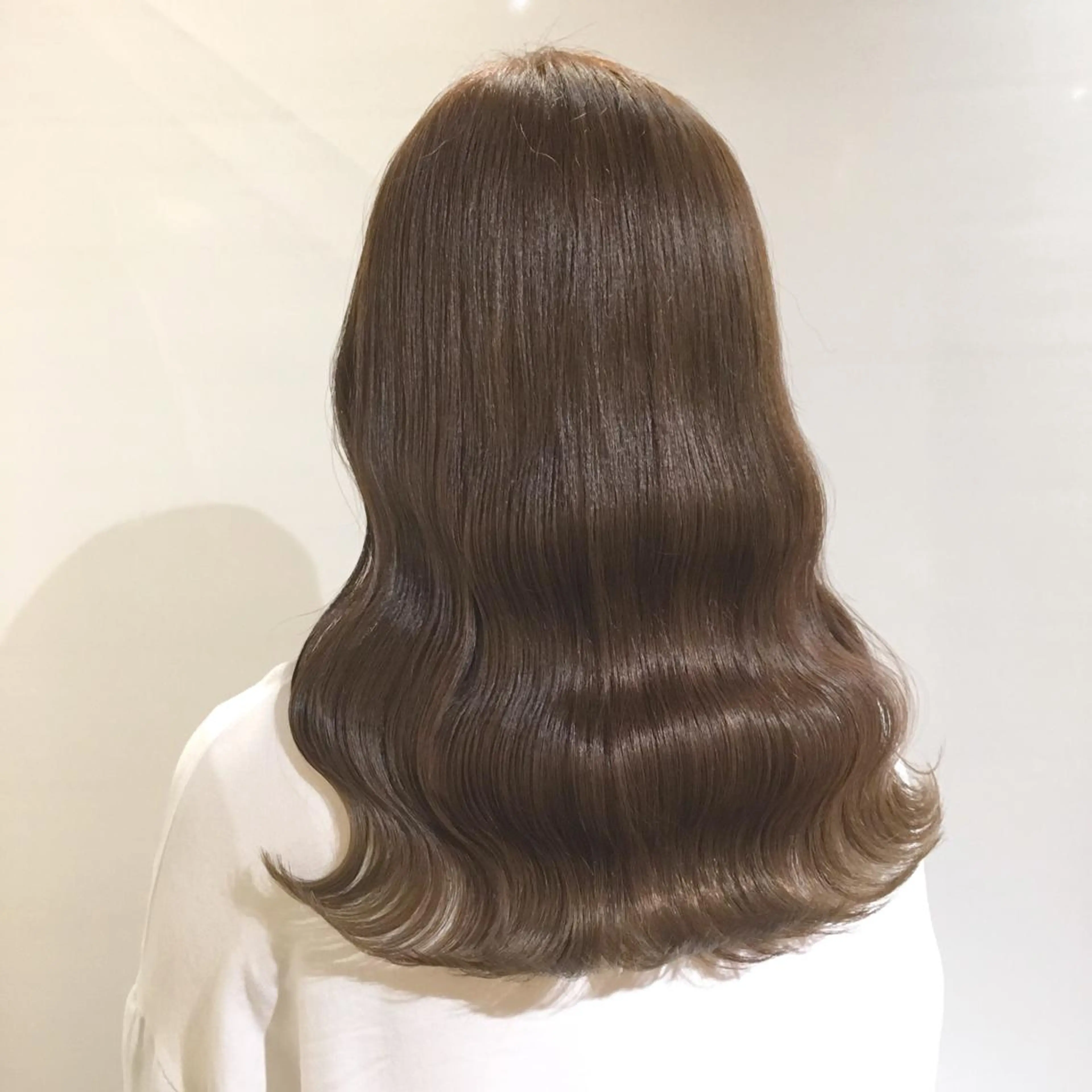 セミロング カラー ヘアアレンジ ベージュカラー ブリーチ ミント ミントベージュ ブリーチなしカラー As hair所属・柔らか垢抜けｶﾗｰと ｶｯﾄ🫧ASUKAのヘアスタイル