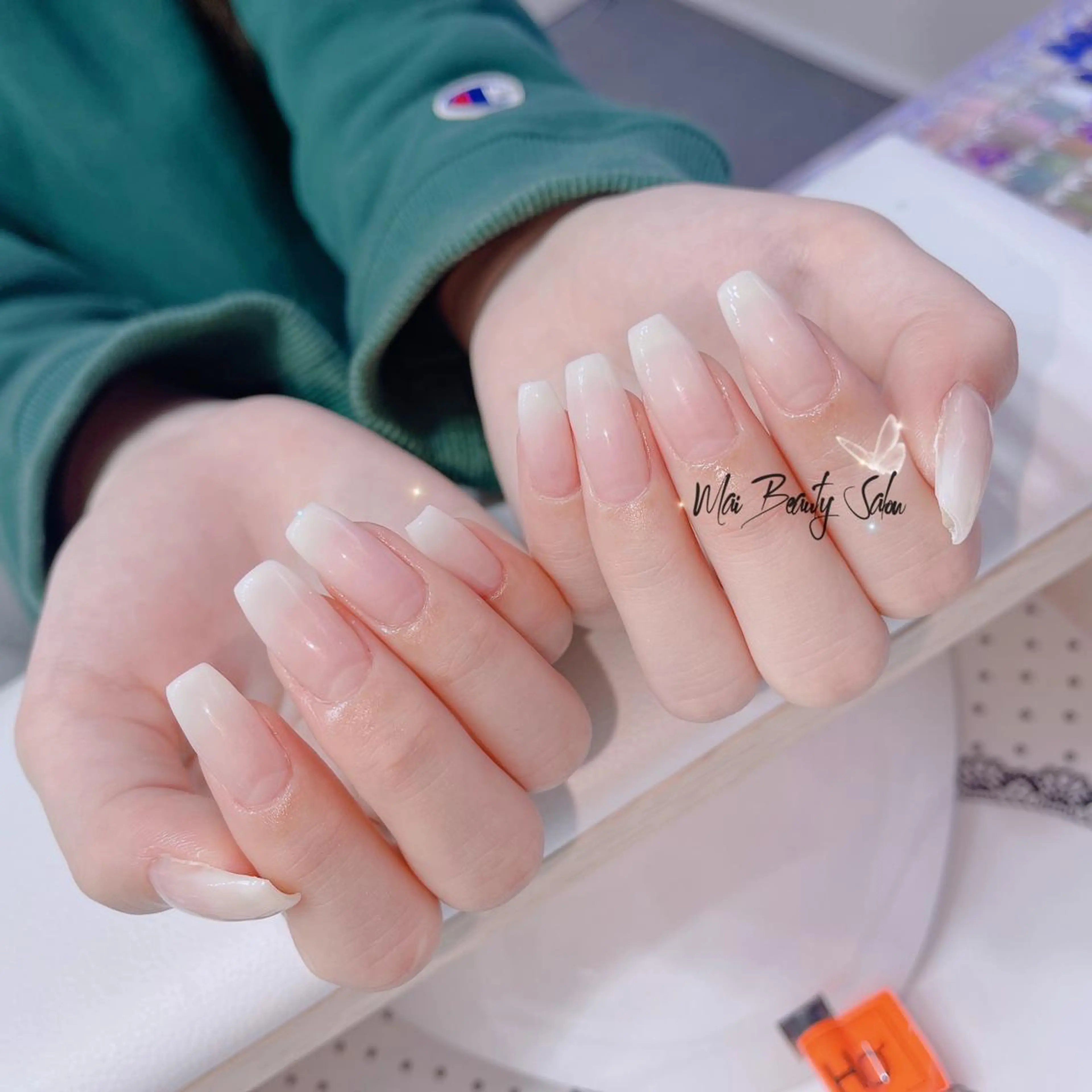 ネイル オーロラネイル チークネイル 長さ出し フラッシュネイル フットネイル MaiBeauty HaNaのネイルデザイン