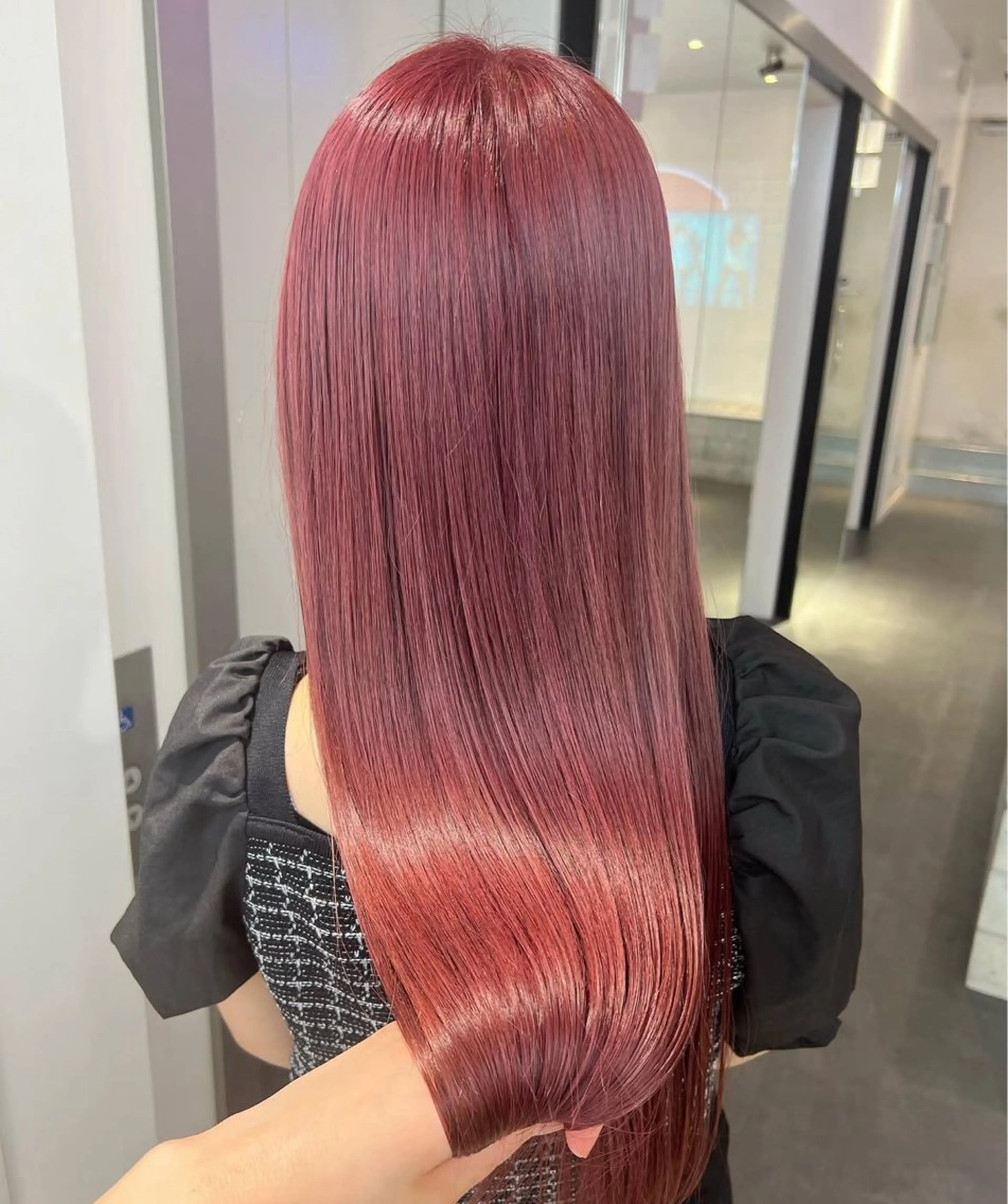 セミロング カラー 髪質改善 トリートメント ヘアカラー トリートメント 🌼動き×透明感🩵 ハイトーン/ナナのヘアスタイル