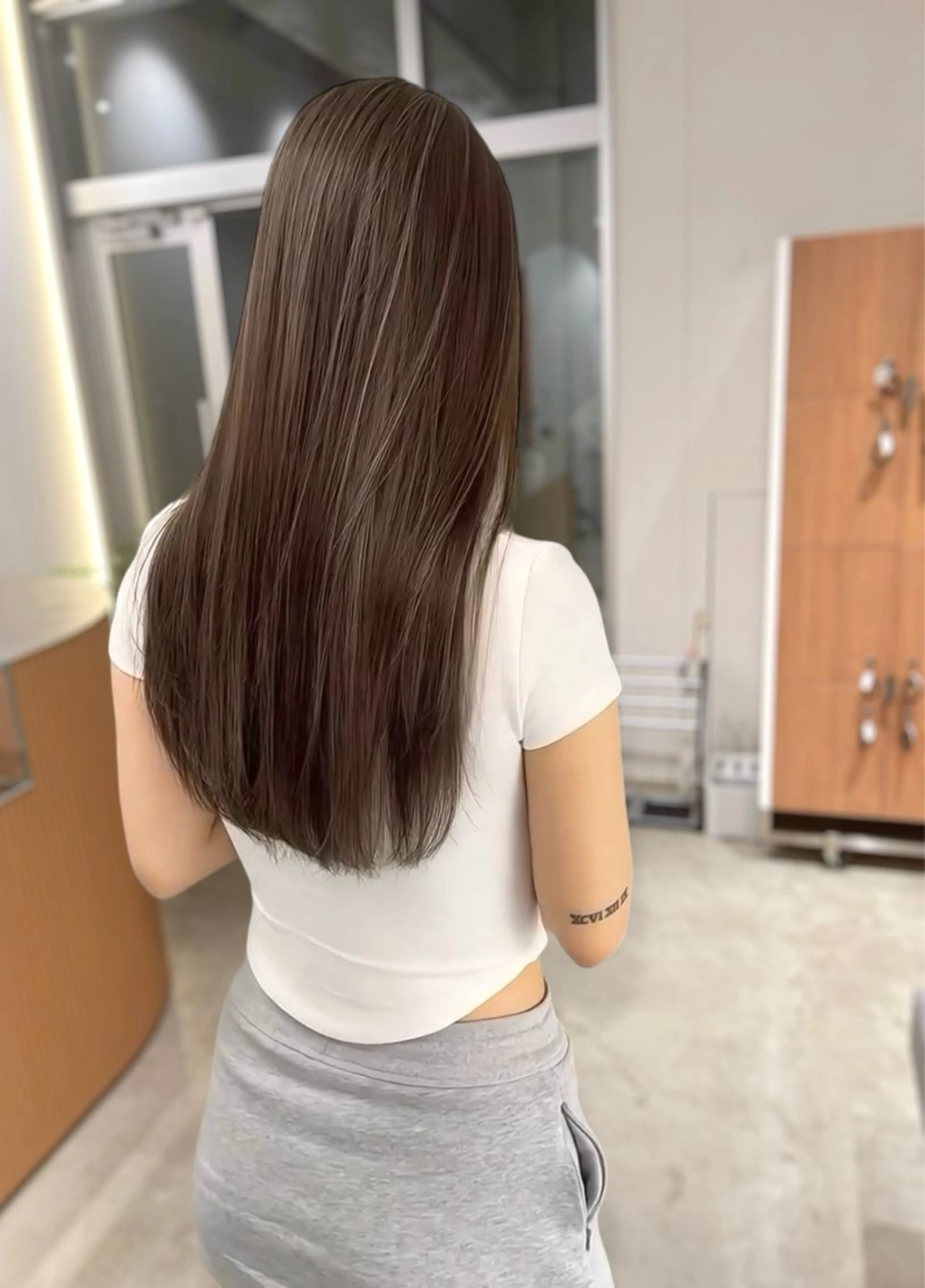 セミロング カラー ハイライトカラー ハイライト ヘアカラー トリートメント ケア剤オタク×海外 ヘア長谷川裕起のヘアスタイル