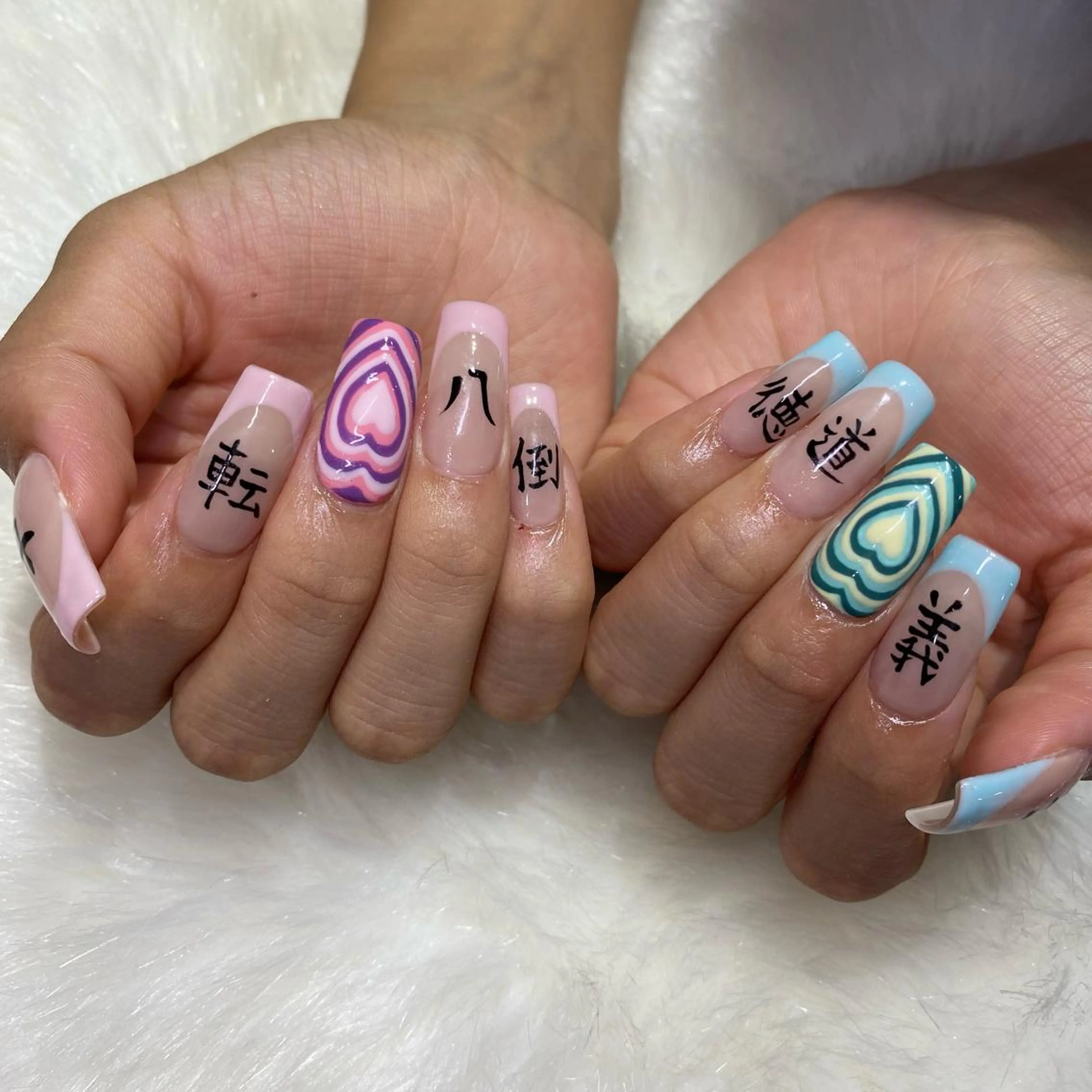 ネイル ハンドネイル Amber21.所属・Nagahama Akariのネイルデザイン