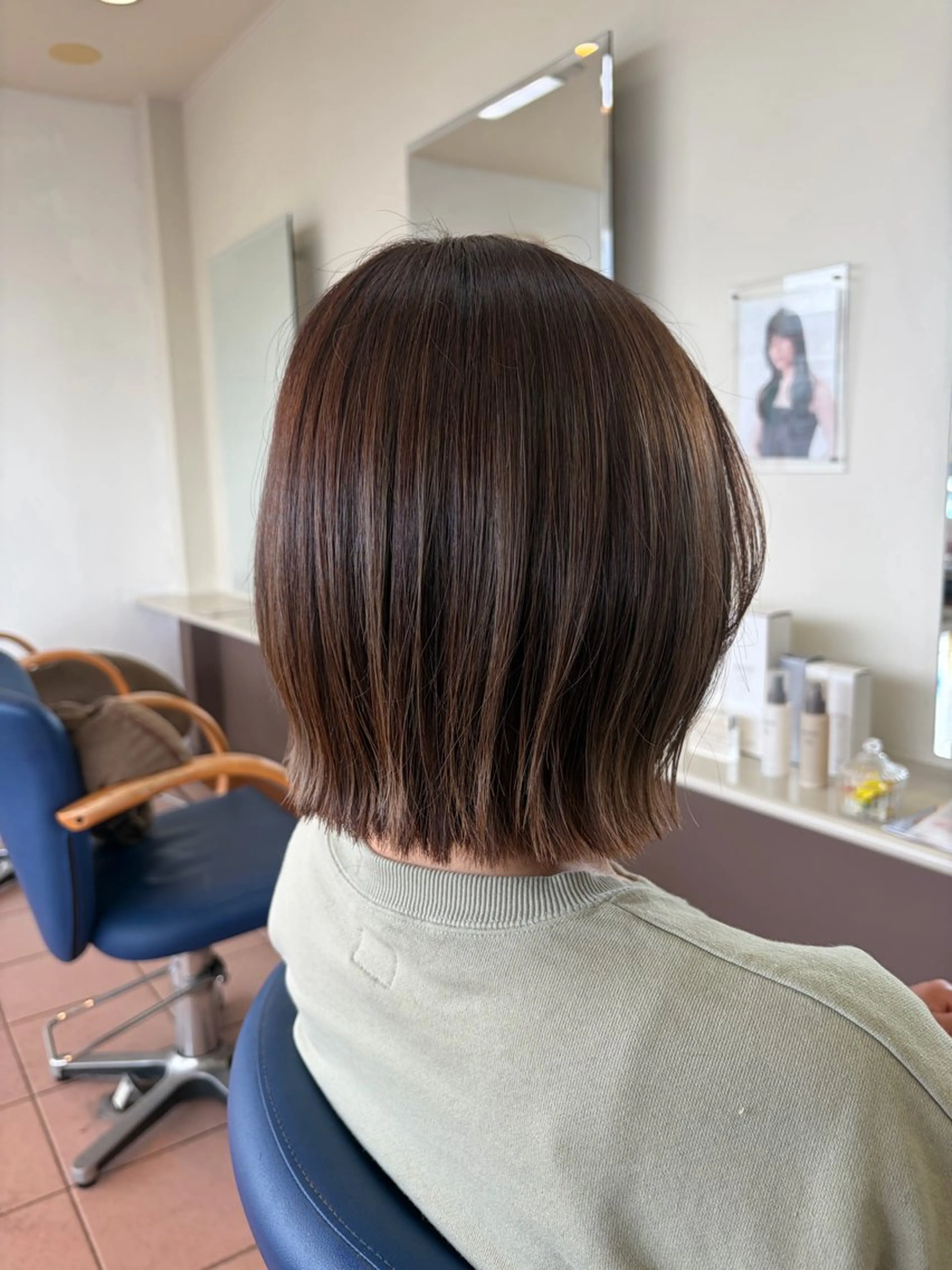 ミディアム ヘアカラー トリートメント attrice 秋山梨紗のマツエク・マツパデザイン