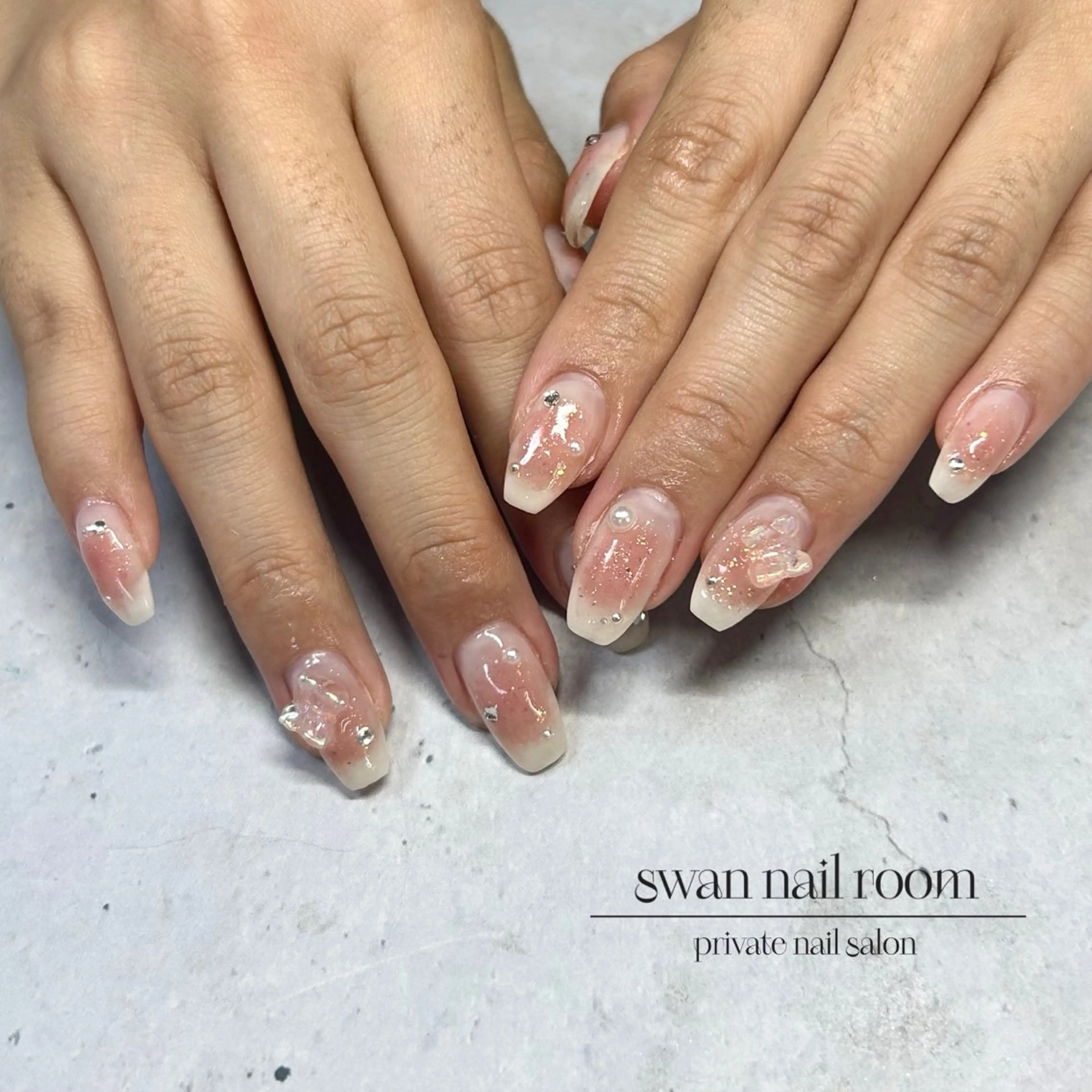 ネイル チークネイル swan  nail room所属・swan nail roomのネイルデザイン