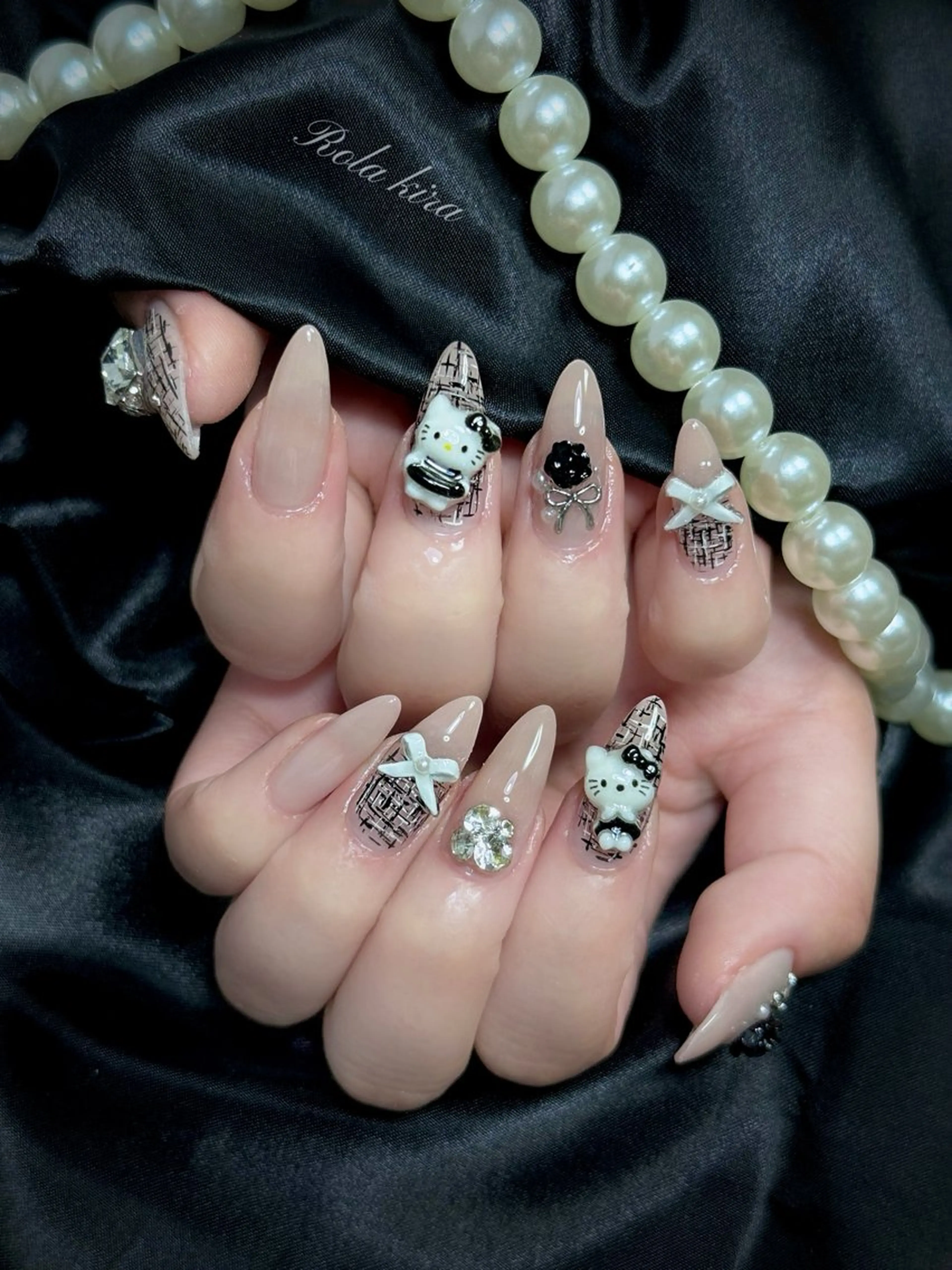 ネイル アートネイル ハート キラキラネイル ハンドネイル Rola kira nail salon所属・Rola kira 麗のネイルデザイン