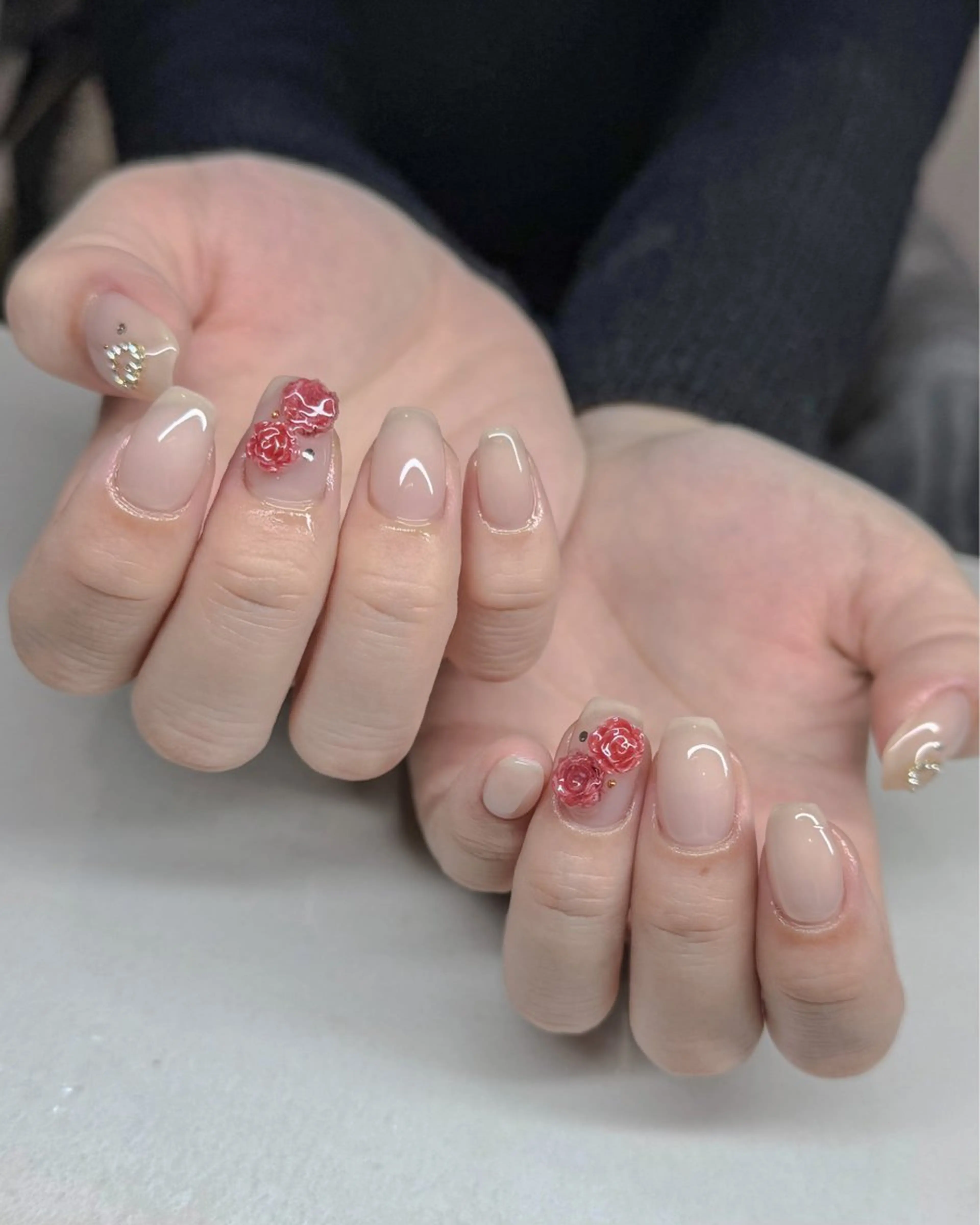 ネイル ワンカラーネイル ストーンネイル ホワイト num-fi Aiのネイルデザイン