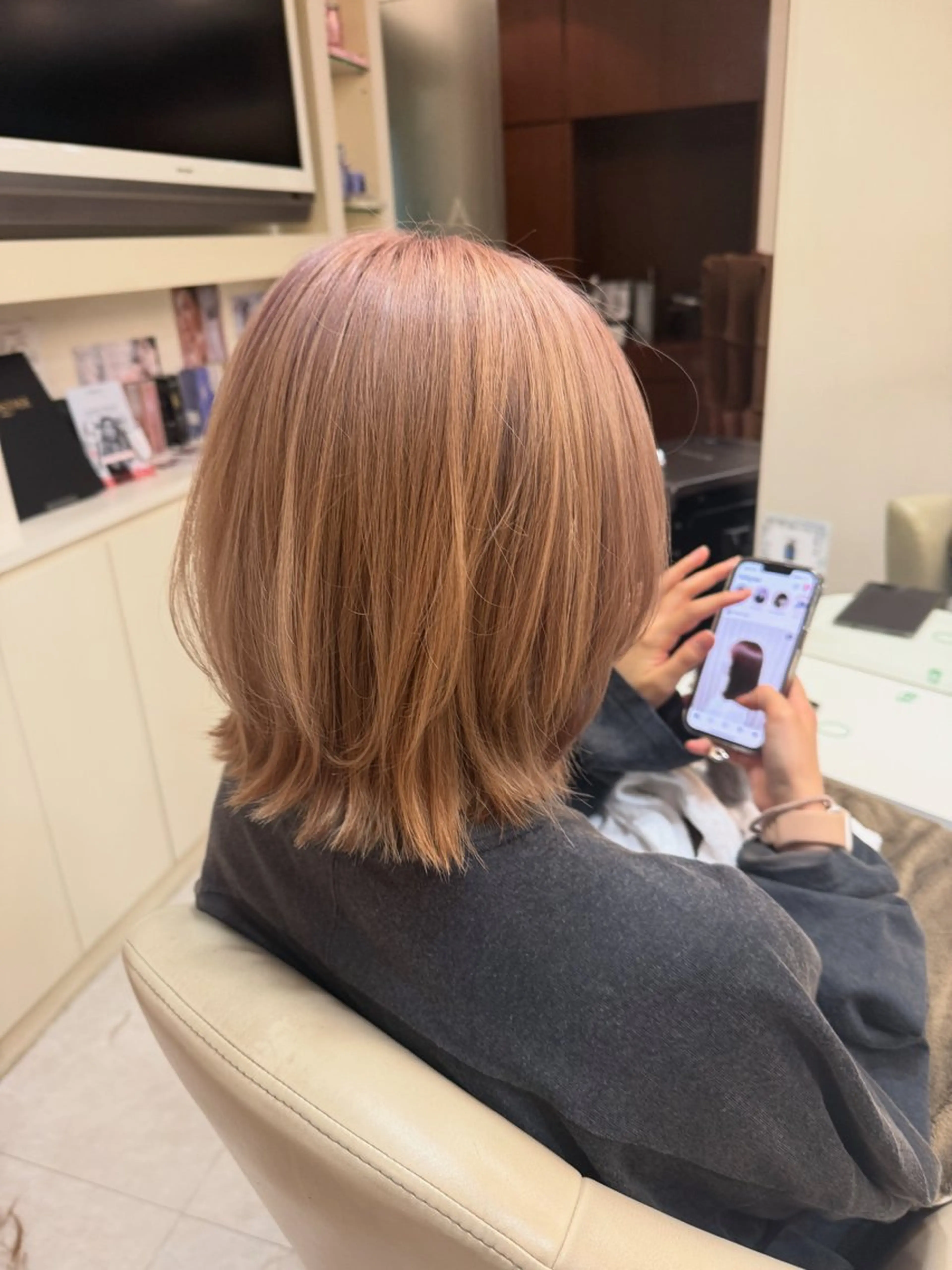 ミディアム ボブレイヤー ボブ レイヤーカット トリートメント カット トリートメント レナークアリア 梅津美憂のヘアスタイル