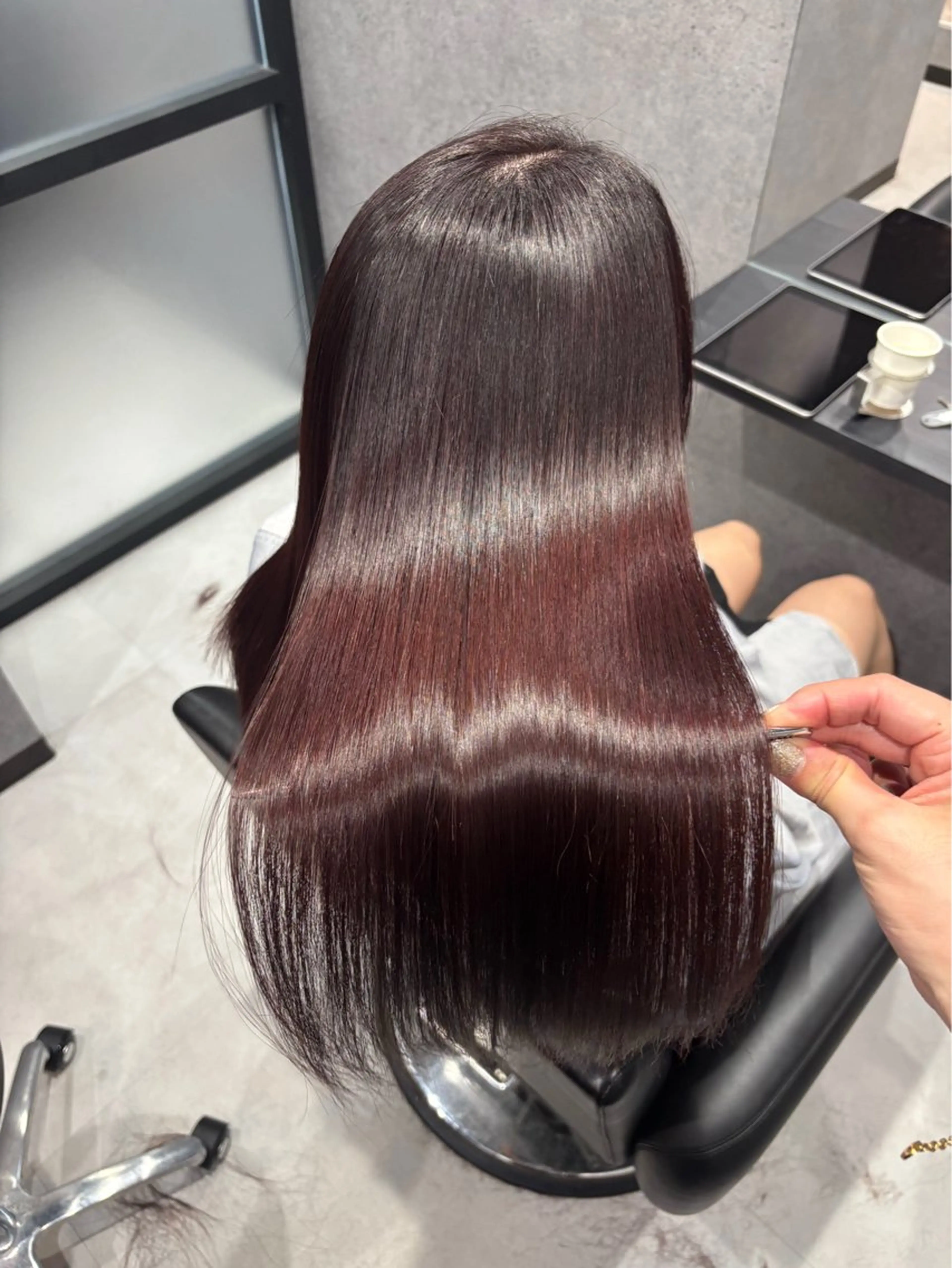 ロング ヘアカラー トリートメント 山裾 翠のヘアスタイル