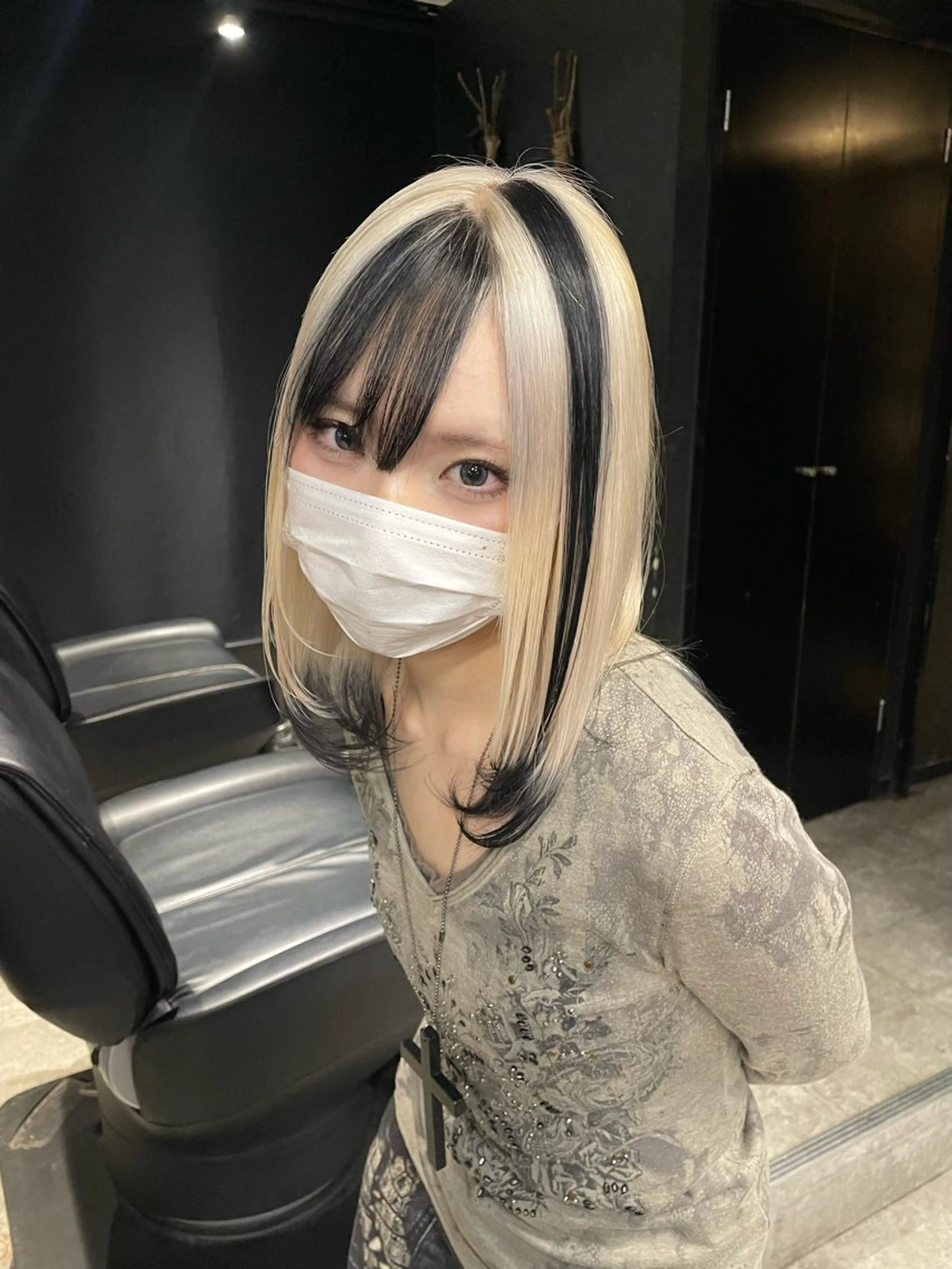 カラー デザインカラー ももか bAteAuのヘアスタイル