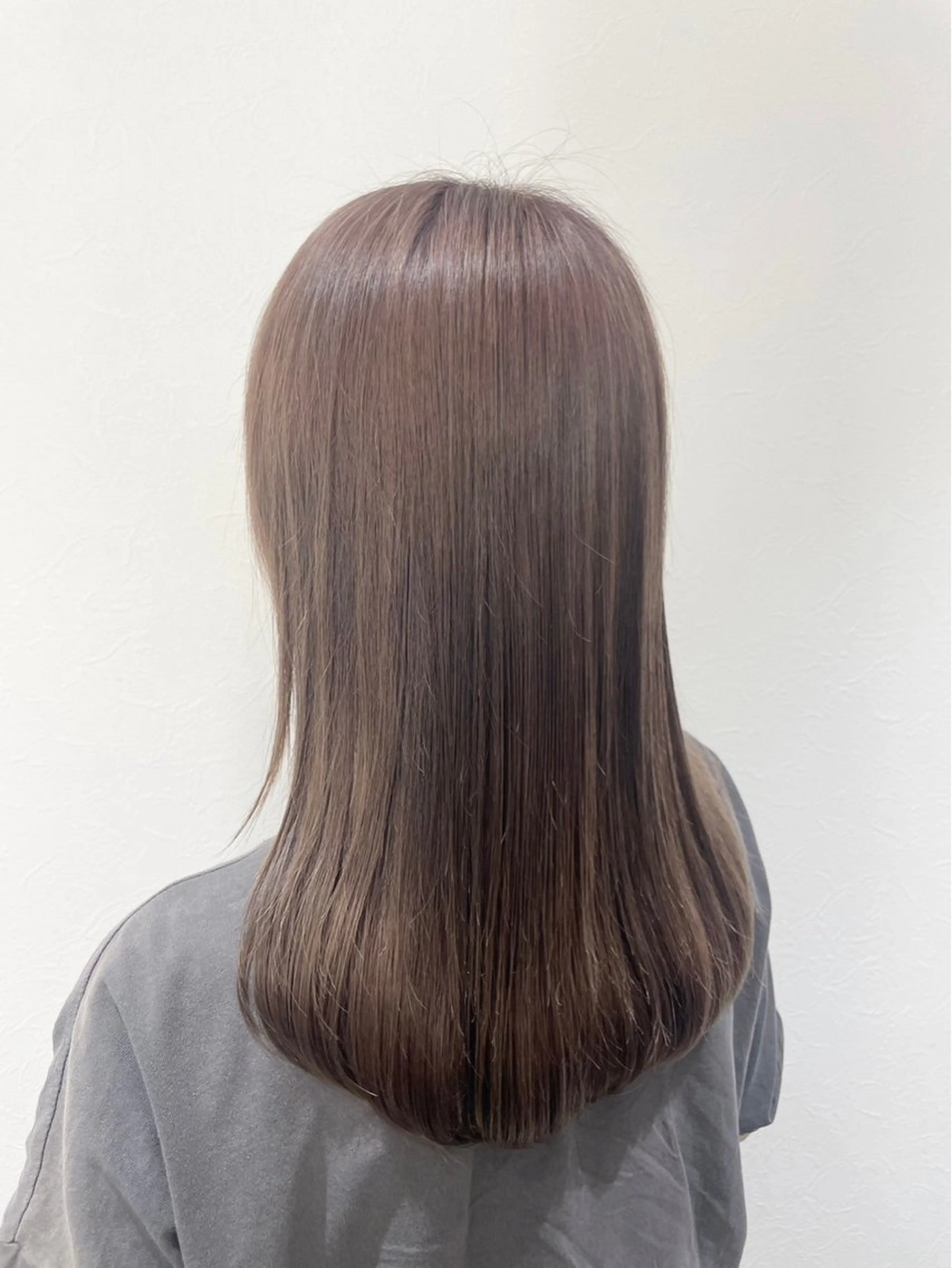 ロング カラー ベージュカラー ブリーチ abiehair住吉店所属・キクチ ミユのヘアスタイル