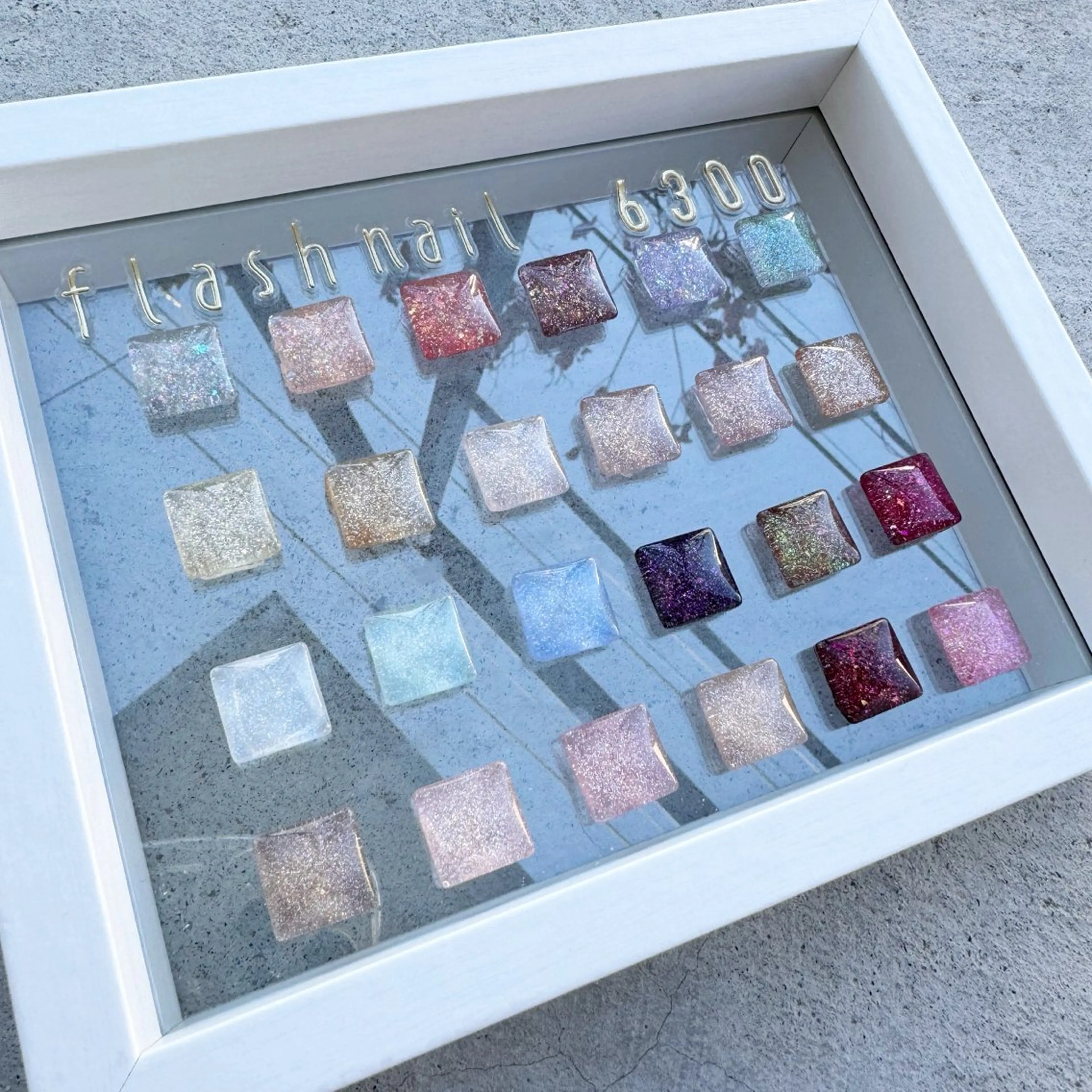 マグネットorフラッシュネイル　ご予約後にオフの有無お知らせください。カラーは幅広くご用意してます。の写真