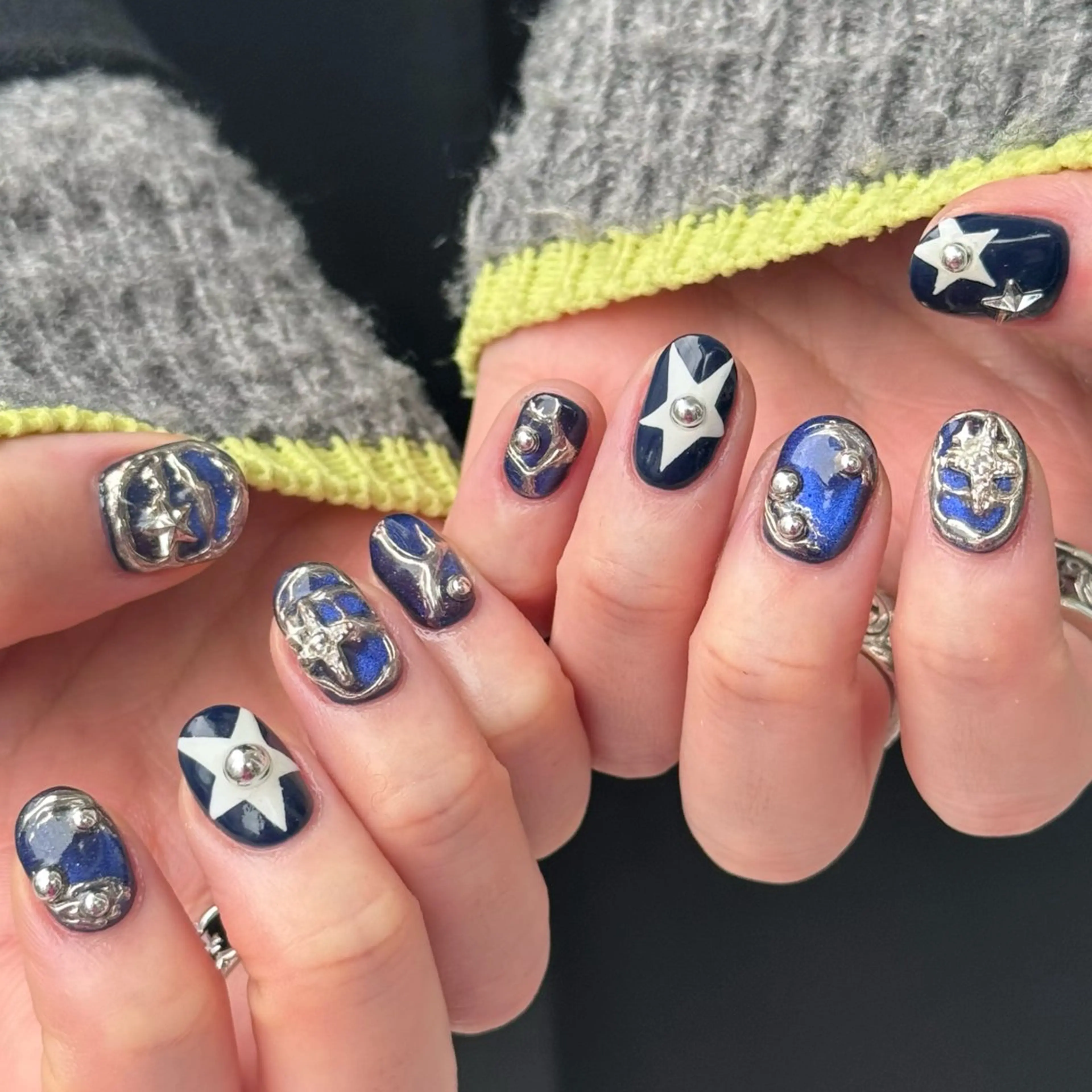 ネイル Pins16所属・HI-KO 🦙のネイルデザイン