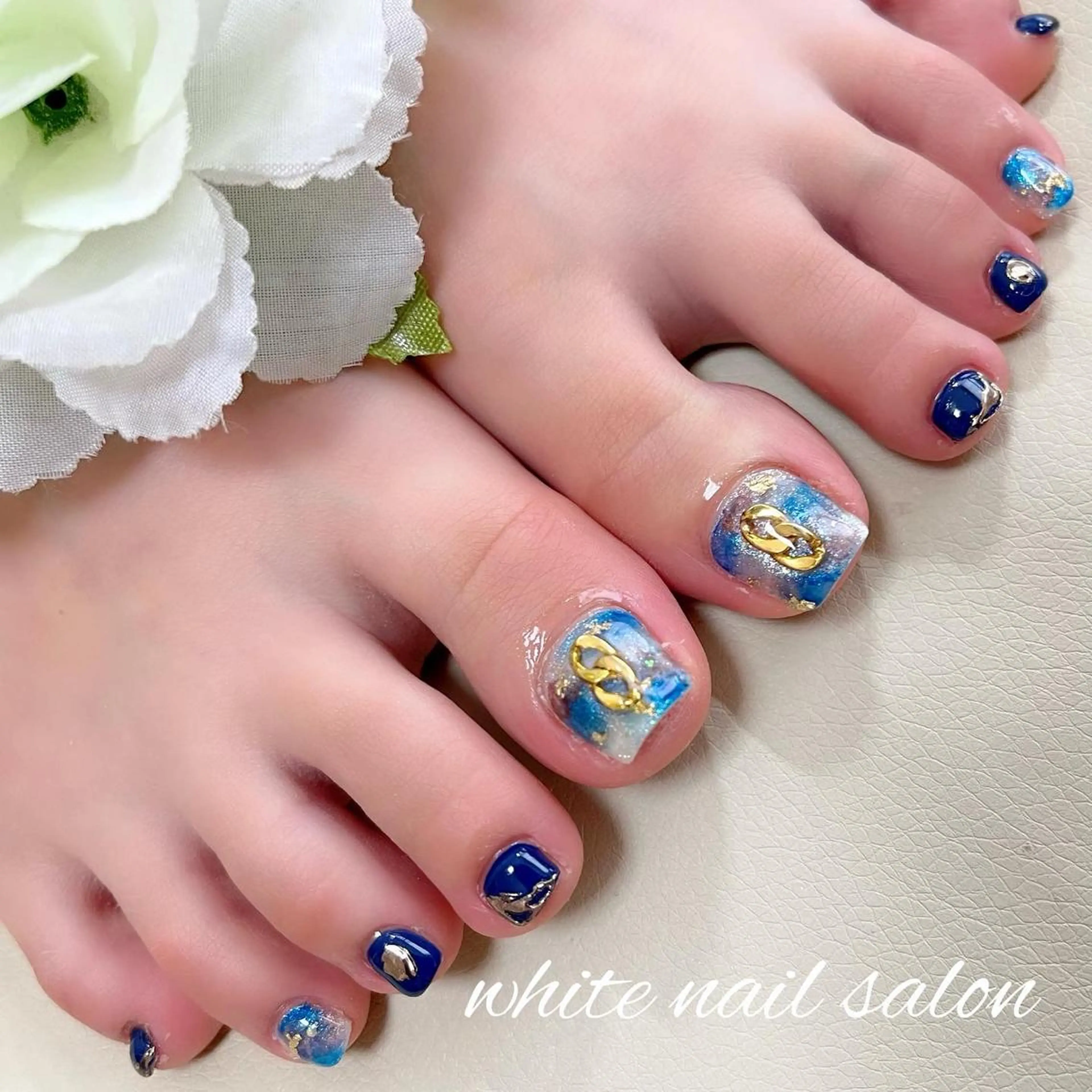 ネイル フットネイル ジェルネイル ハードジェル ラメ(グリッター) 持ち込み フットネイル white nail salonのネイルデザイン