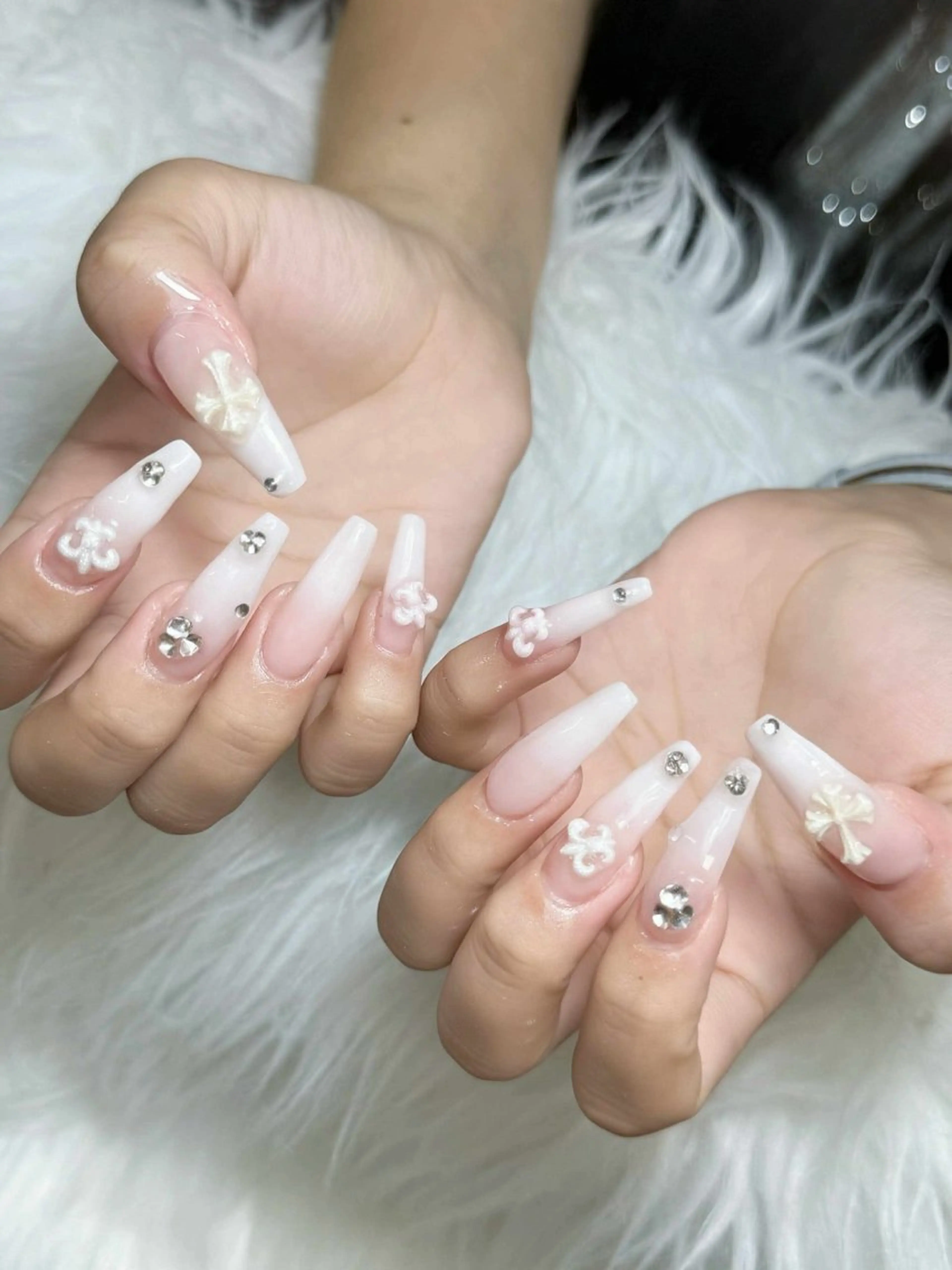 ネイル オーロラネイル チークネイル フットネイル フレンチネイル 韓国ネイル ハンドネイル Lumi Nailのネイルデザイン