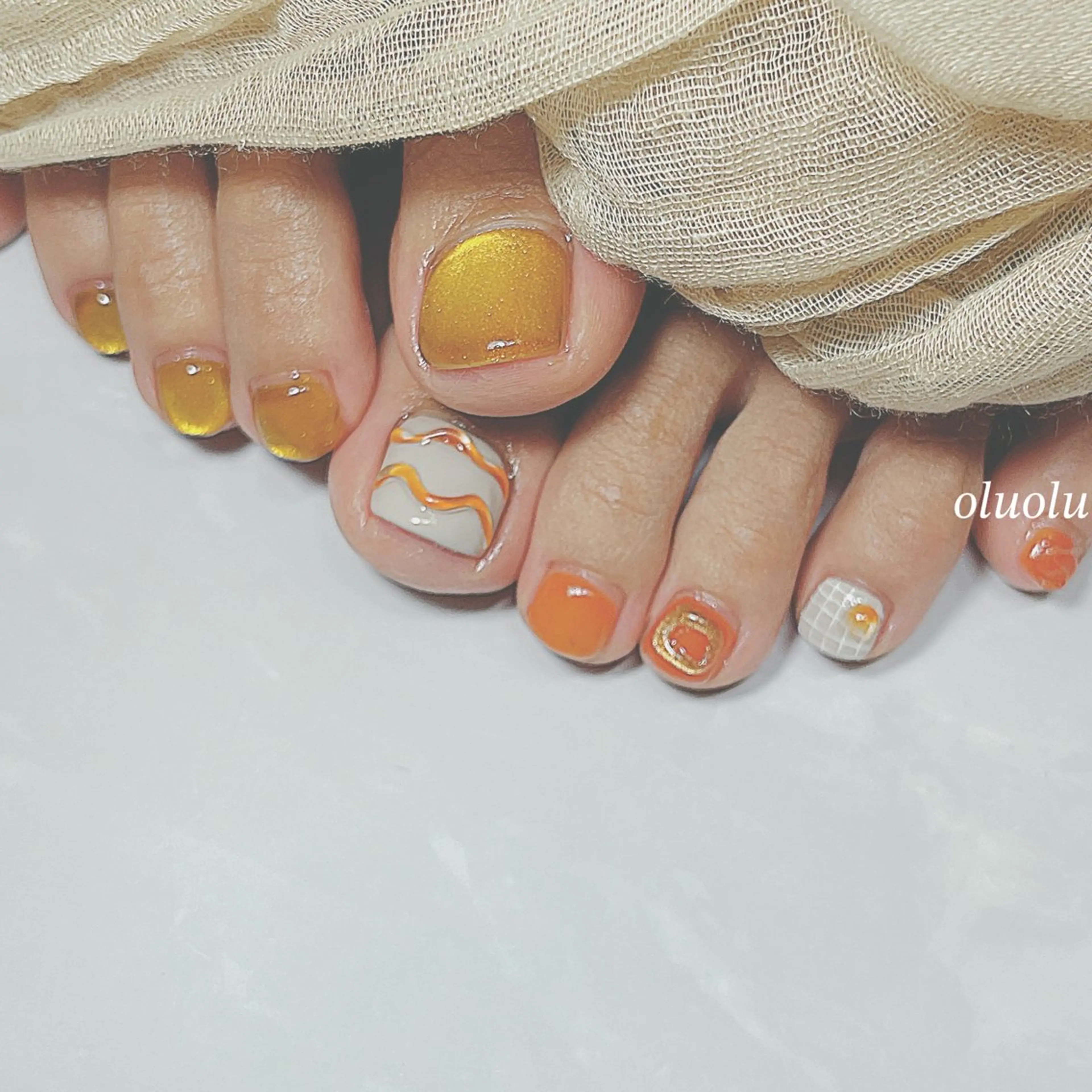ネイル アートネイル フットネイル マグネットネイル ニュアンスネイル オレンジ フットネイル 大村 紬華のネイルデザイン