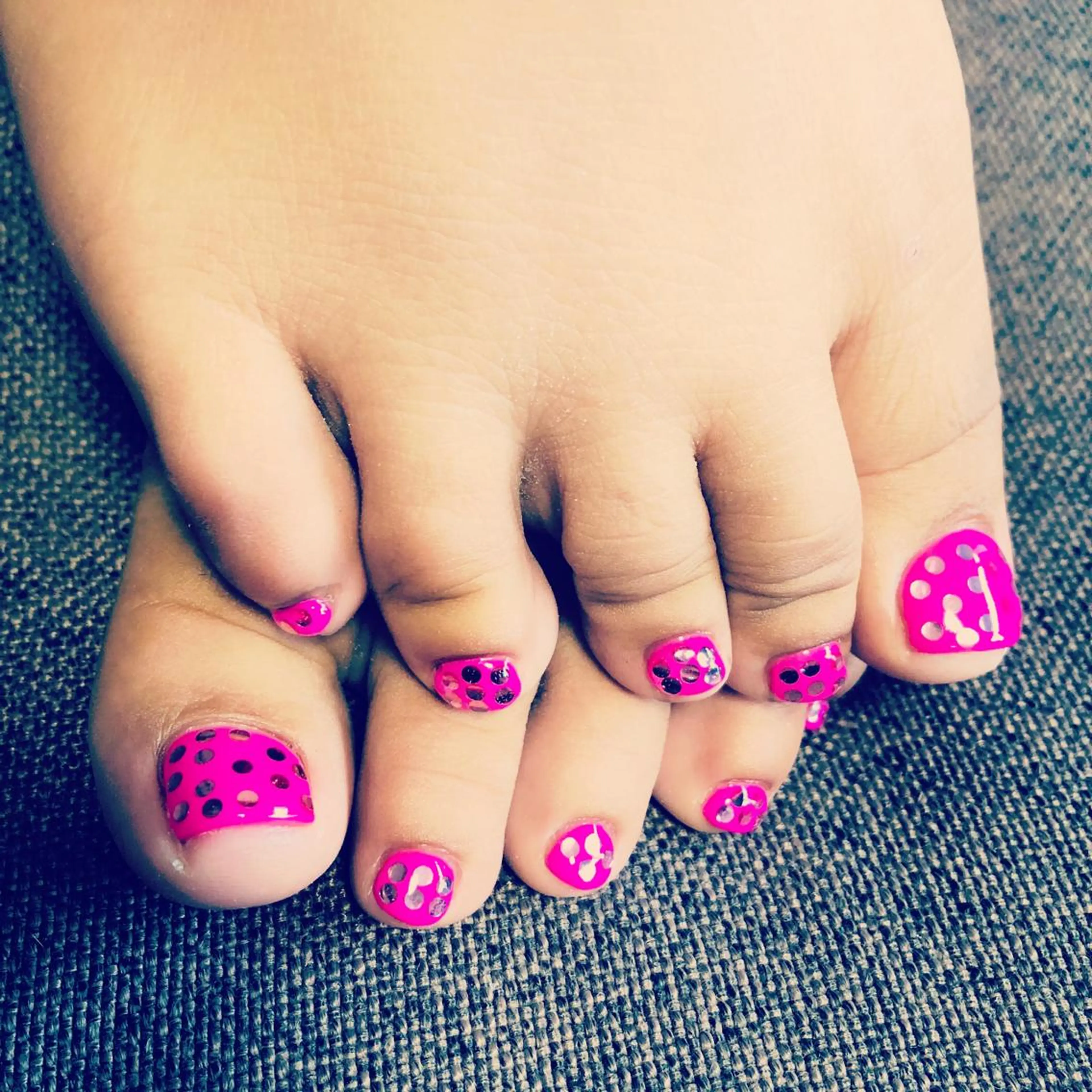 ネイル ピンク フットネイル two nailのネイルデザイン