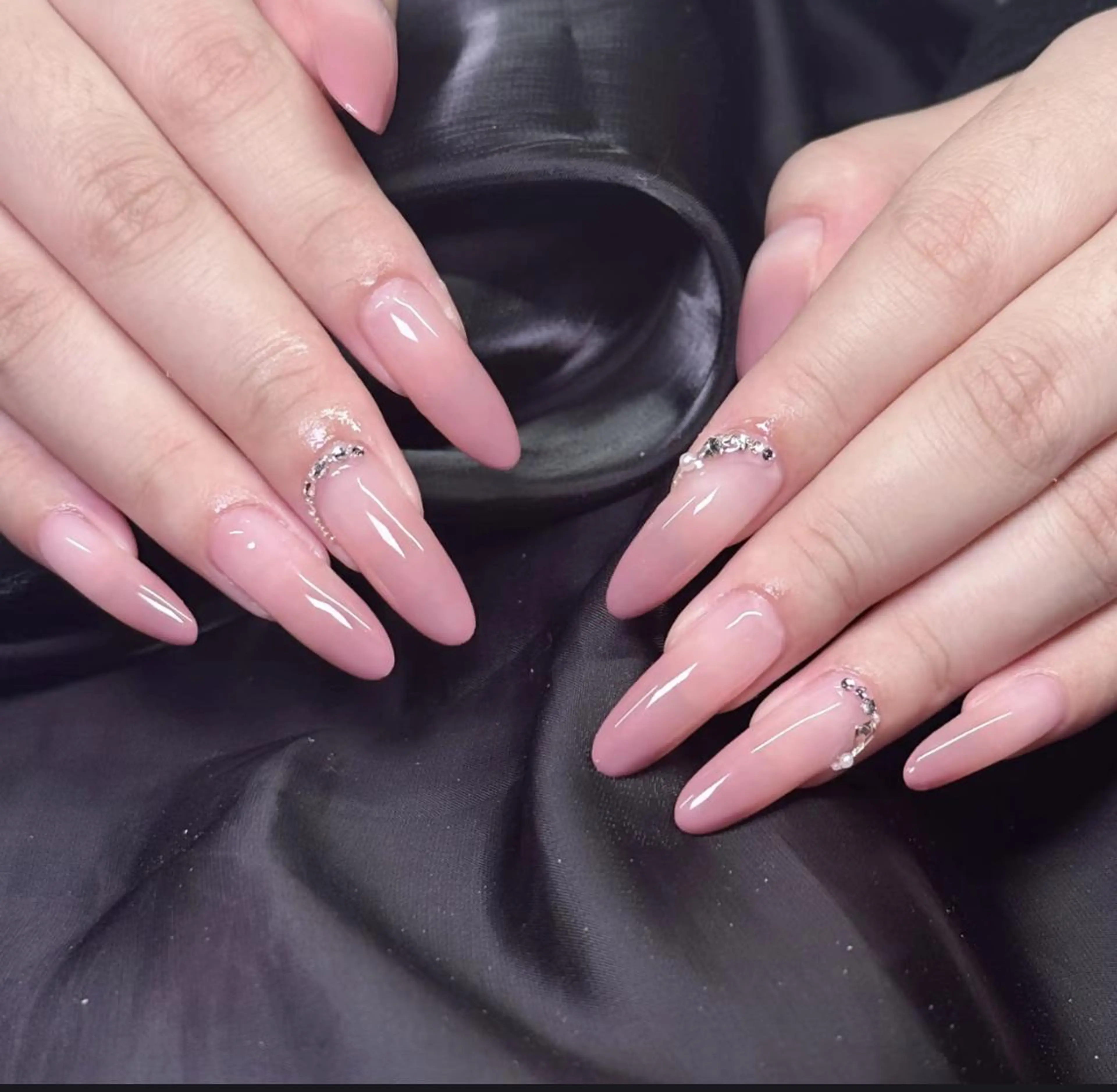ネイル ハンドネイル ハンドケア 🍑 momo_nailのネイルデザイン