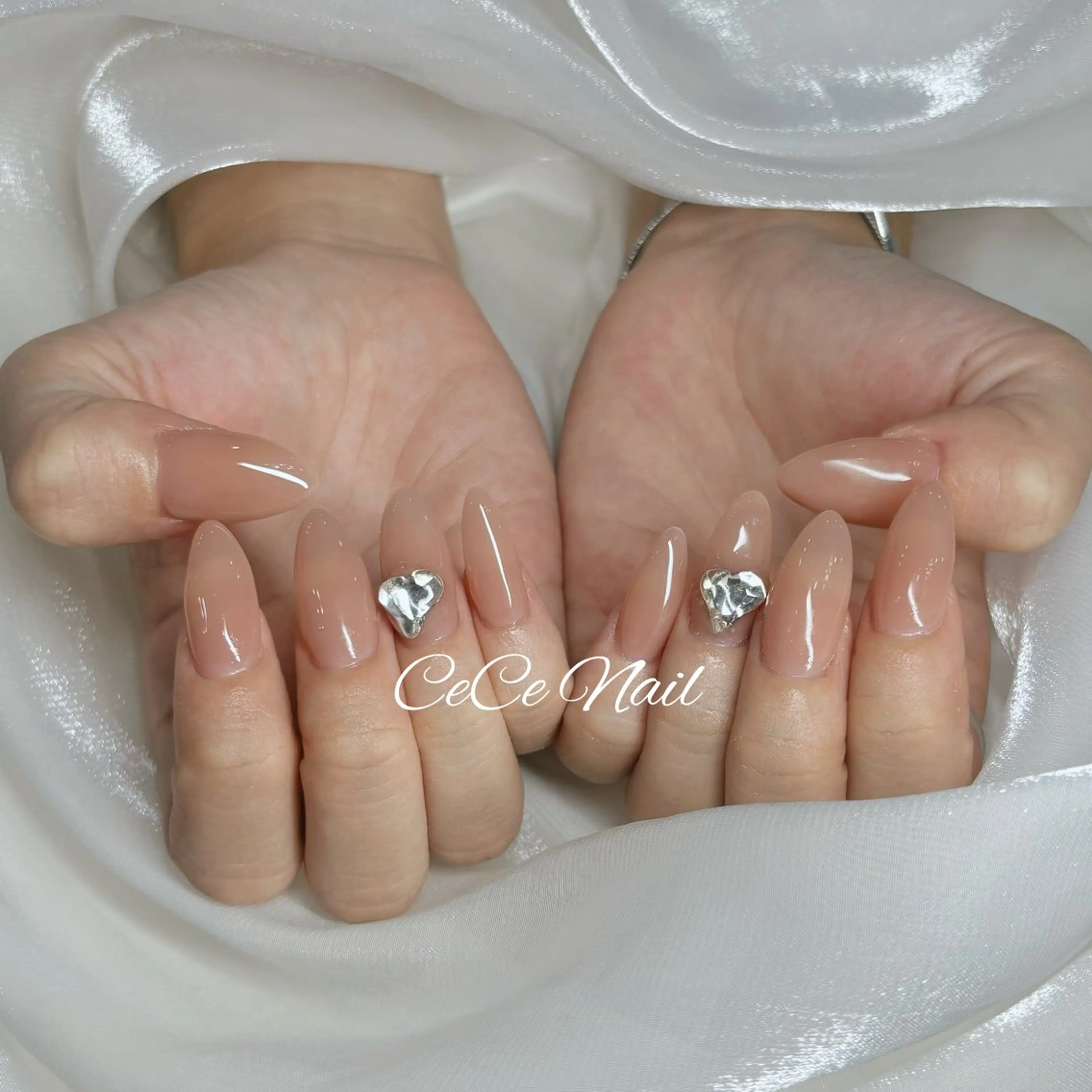 ネイル オーロラネイル 長さ出し フットネイル フレンチネイル ジェルネイル ハンドネイル CeCe Garden所属・CeCeGarden ✨️キラキラワンホンのネイルデザイン