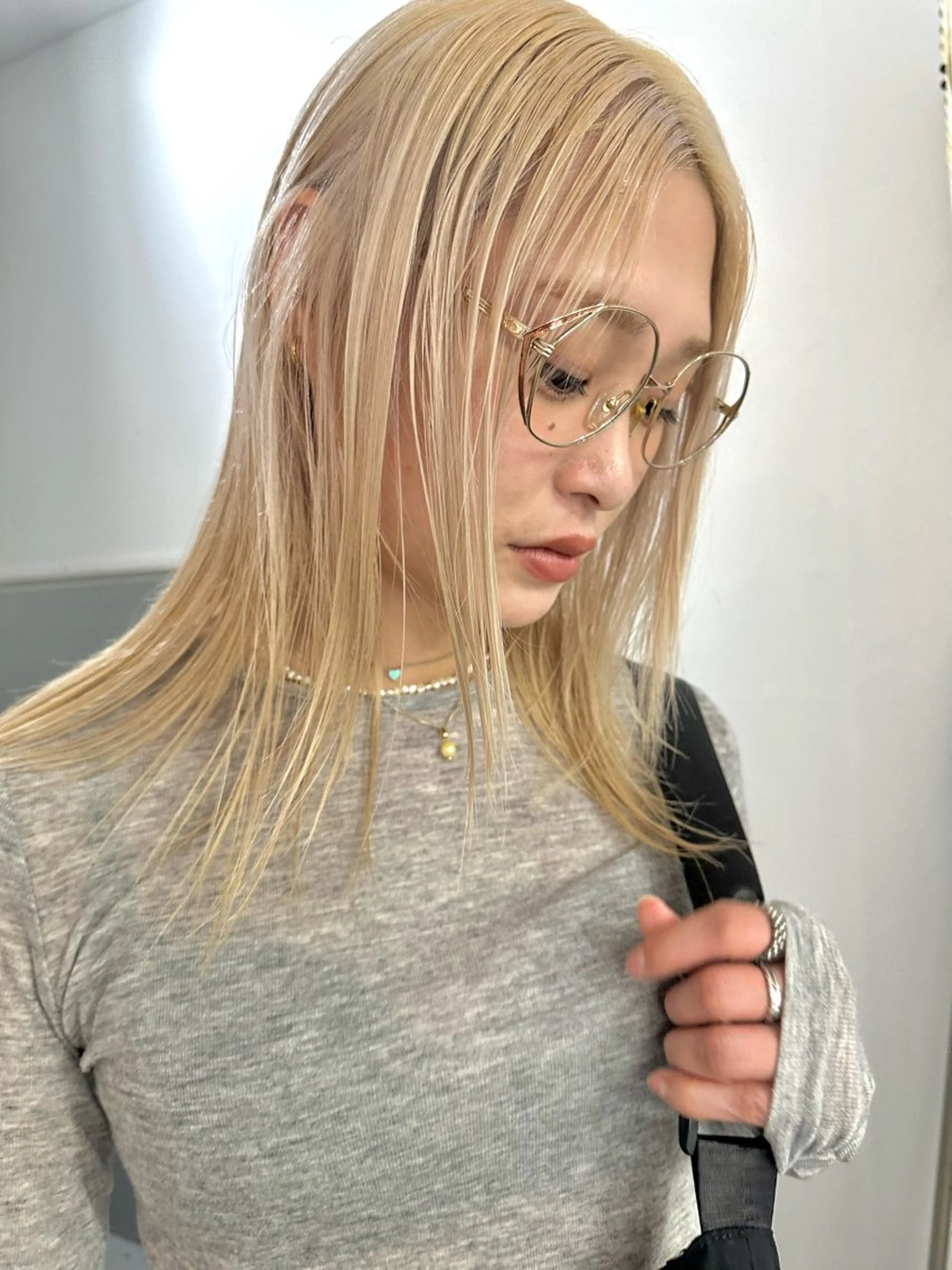 セミロング カラー 🍓ケアブリーチ× レイヤーカット🍓のヘアスタイル