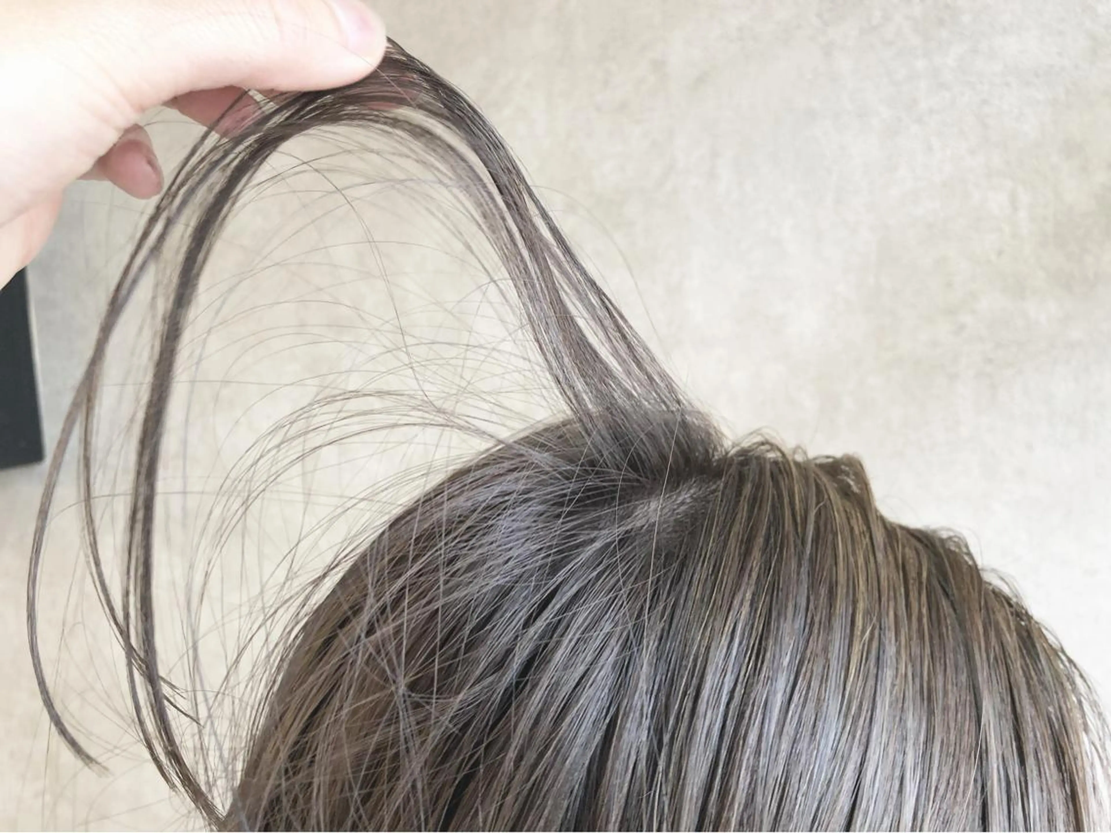 ショート カラー 顔周りレイヤー/韓国 ブリーチminamiのヘアスタイル