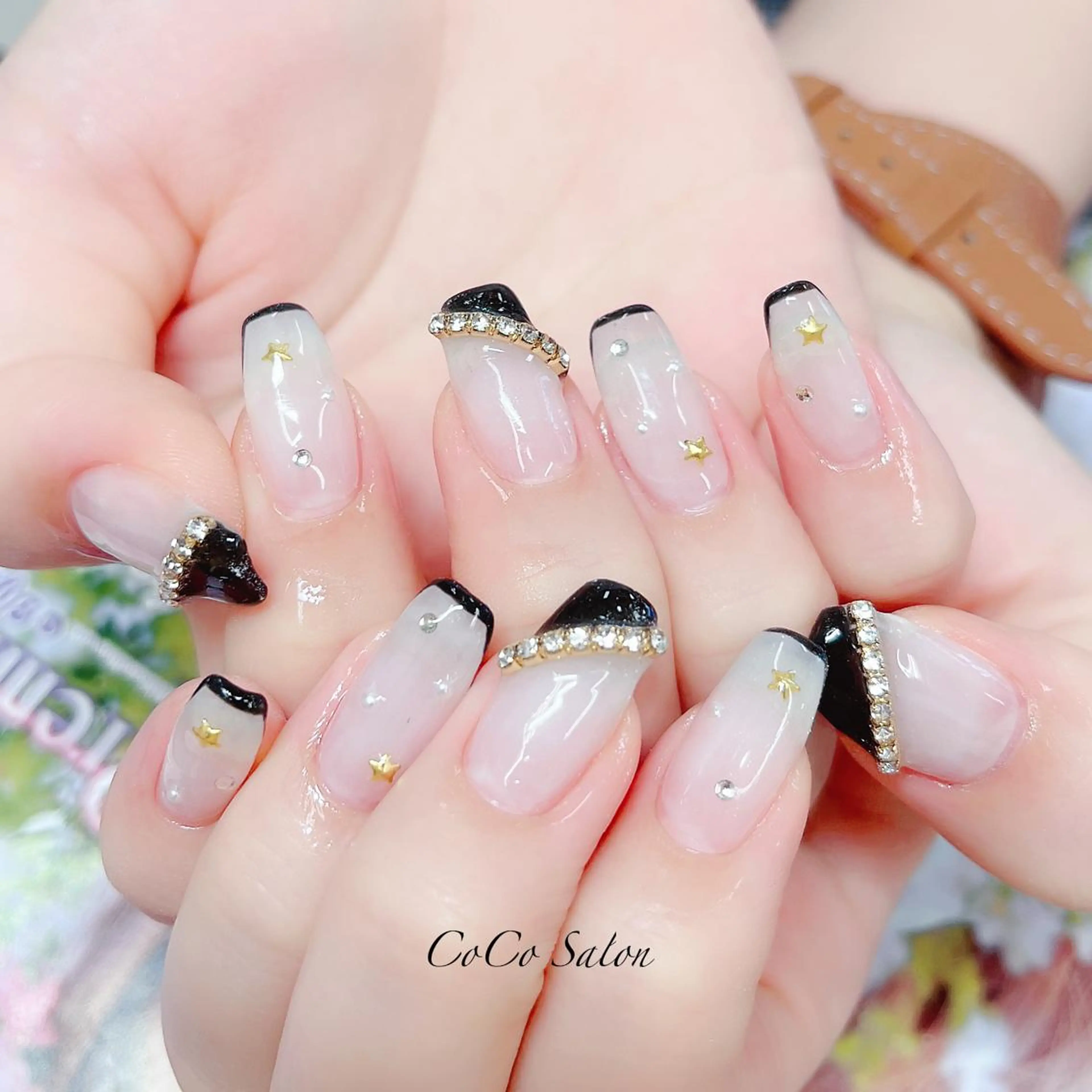 ネイル 成人式 長さ出し フレンチネイル ジェルネイル キラキラネイル ハンドネイル CoCoSalon ネイル/まつ毛予約のネイルデザイン