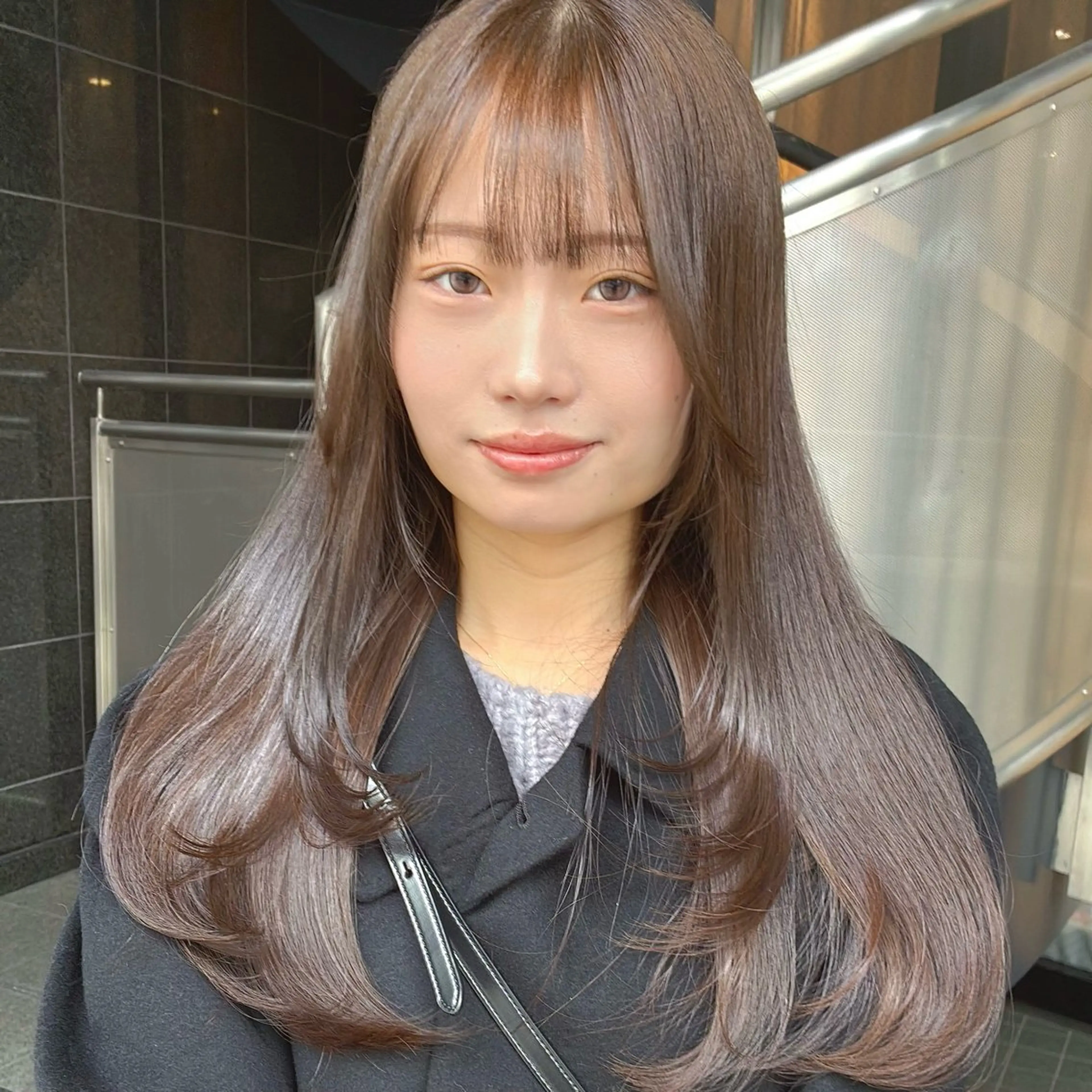 ロング レイヤーカット ロング カット ヘアカラー calna 古賀 菜摘のヘアスタイル