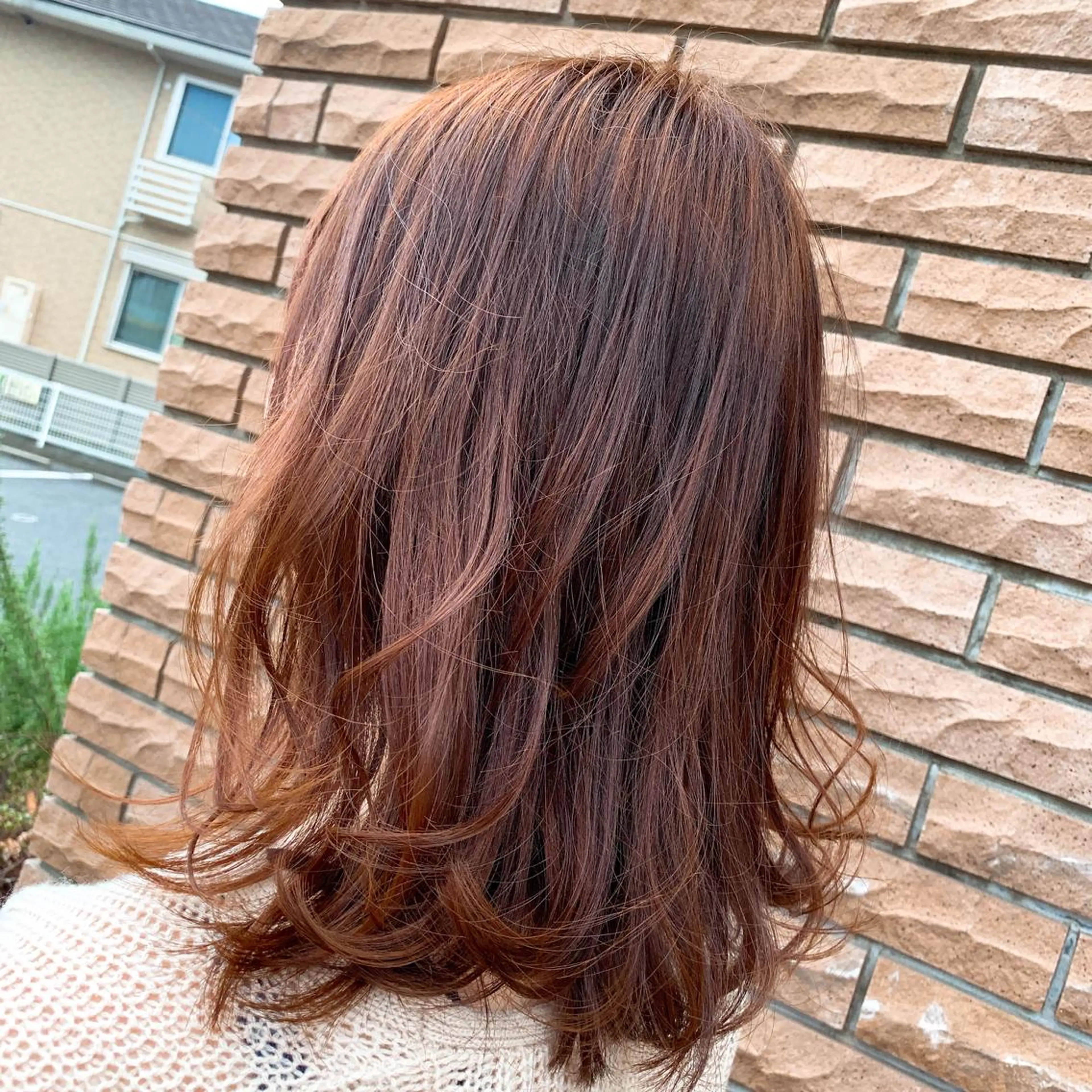 ミディアム カラー 房野 亜佑美のヘアスタイル