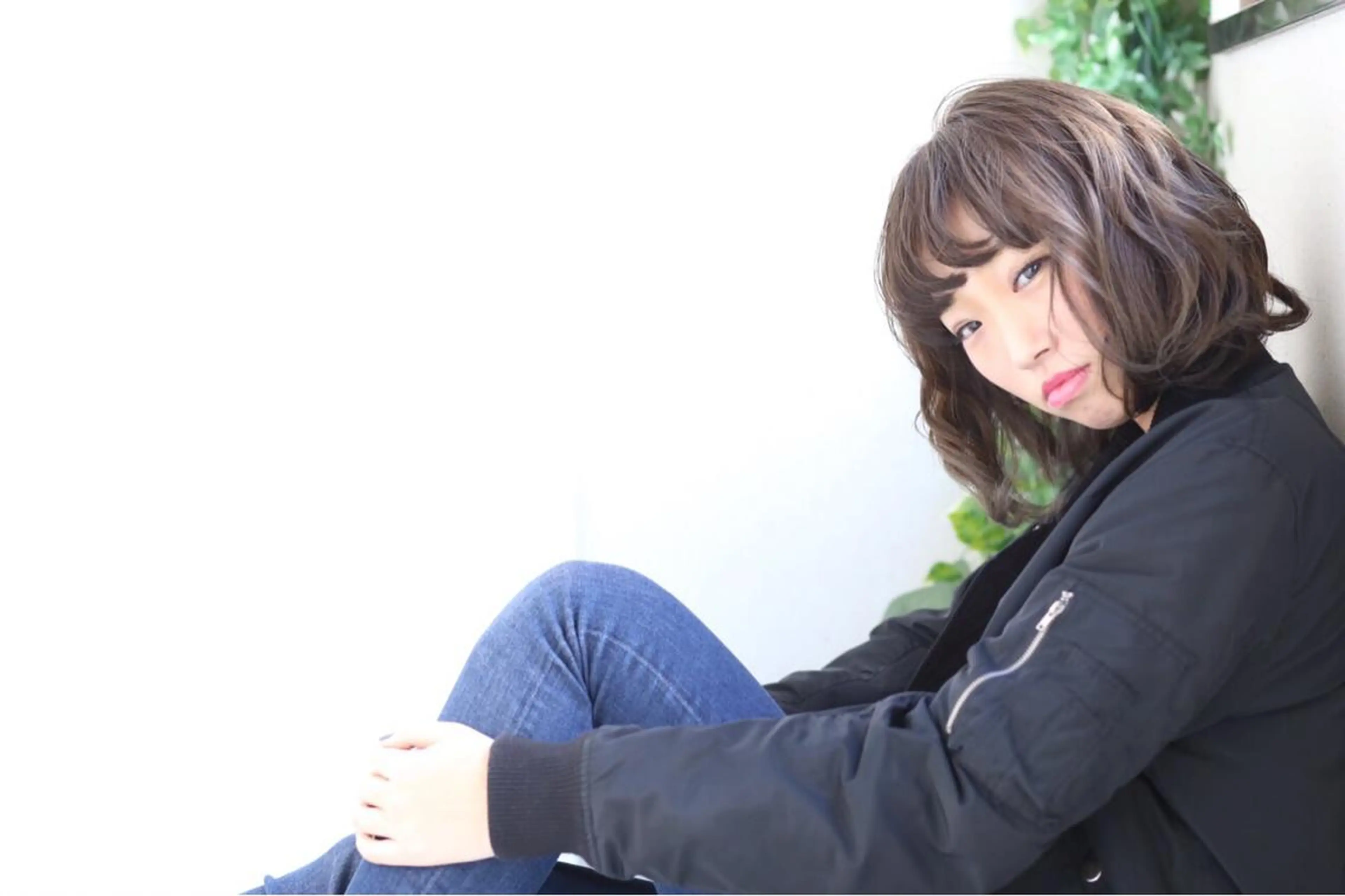 ミディアム カラー パーマ アッシュ ボブ ハイトーン特化🤍 浦住のヘアスタイル