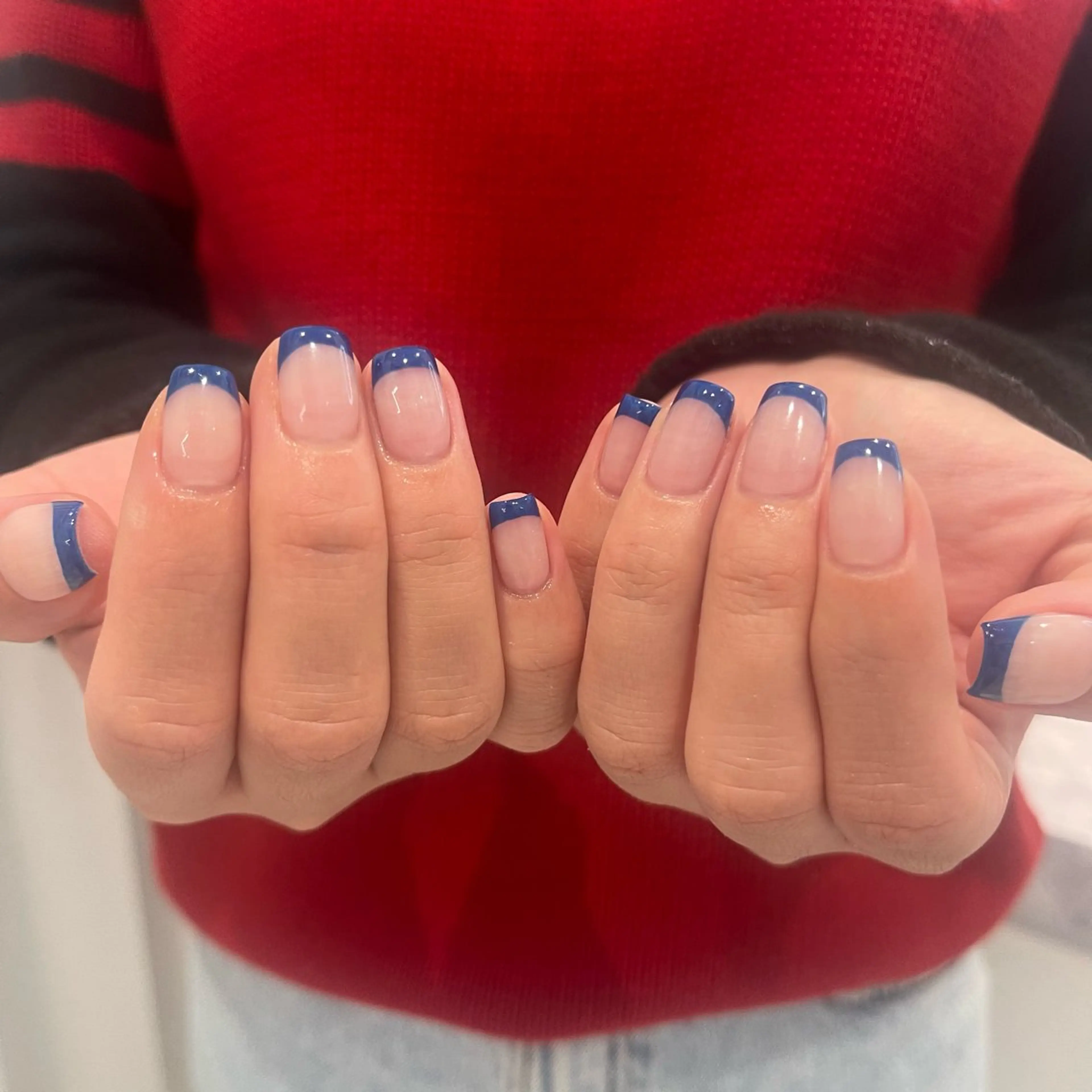 ネイル ブルー フレンチネイル ハンドネイル 🧁fein. nana🩵のネイルデザイン