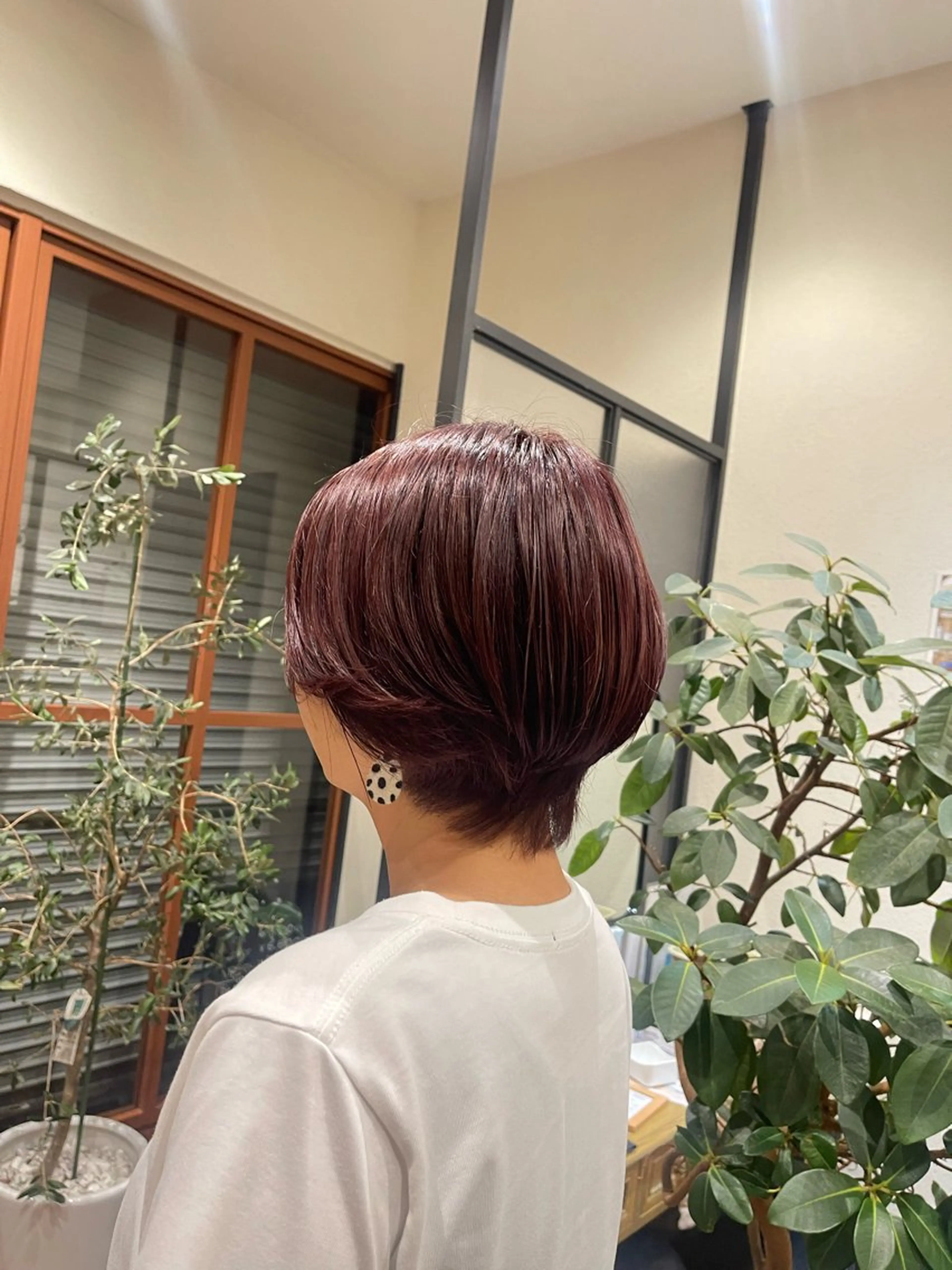ショート カラー レッドカラー esse所属・阪倉 美玲のヘアスタイル