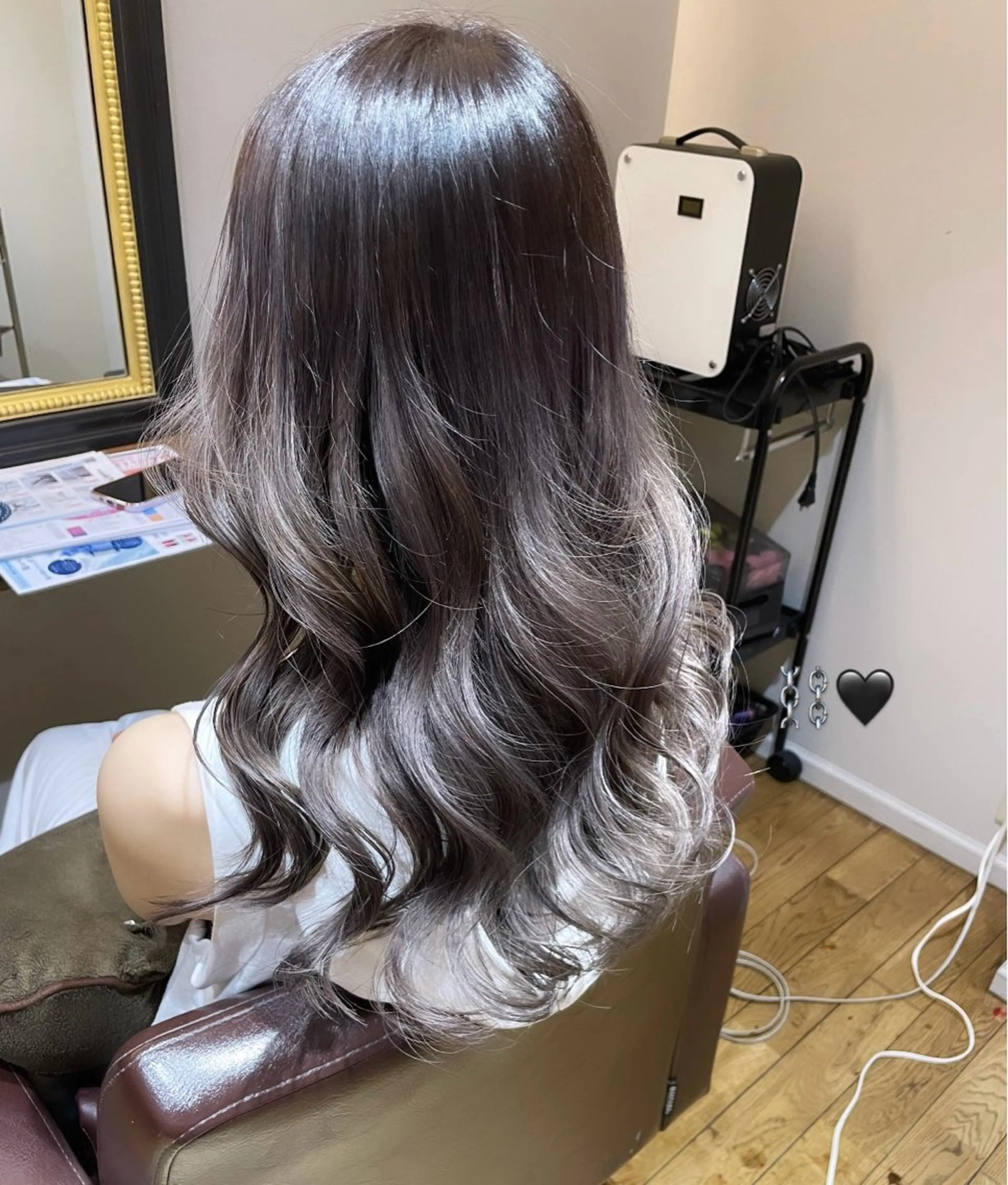 ロング ハイトーン/透明感 カラー/下出有沙のヘアスタイル