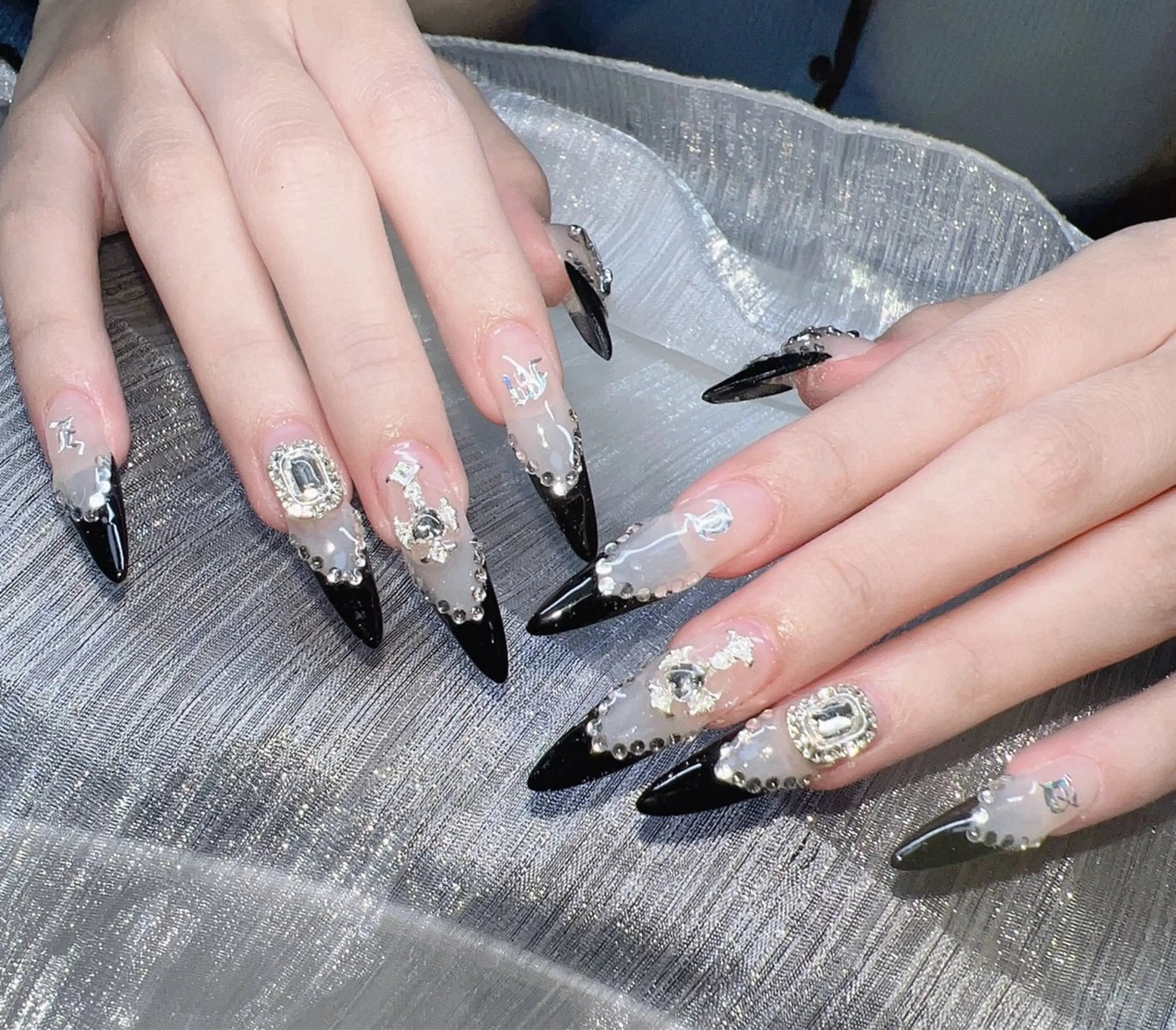 ネイル オーロラネイル チークネイル 長さ出し フットネイル フレンチネイル ハンドネイル Lee Nailsのネイルデザイン