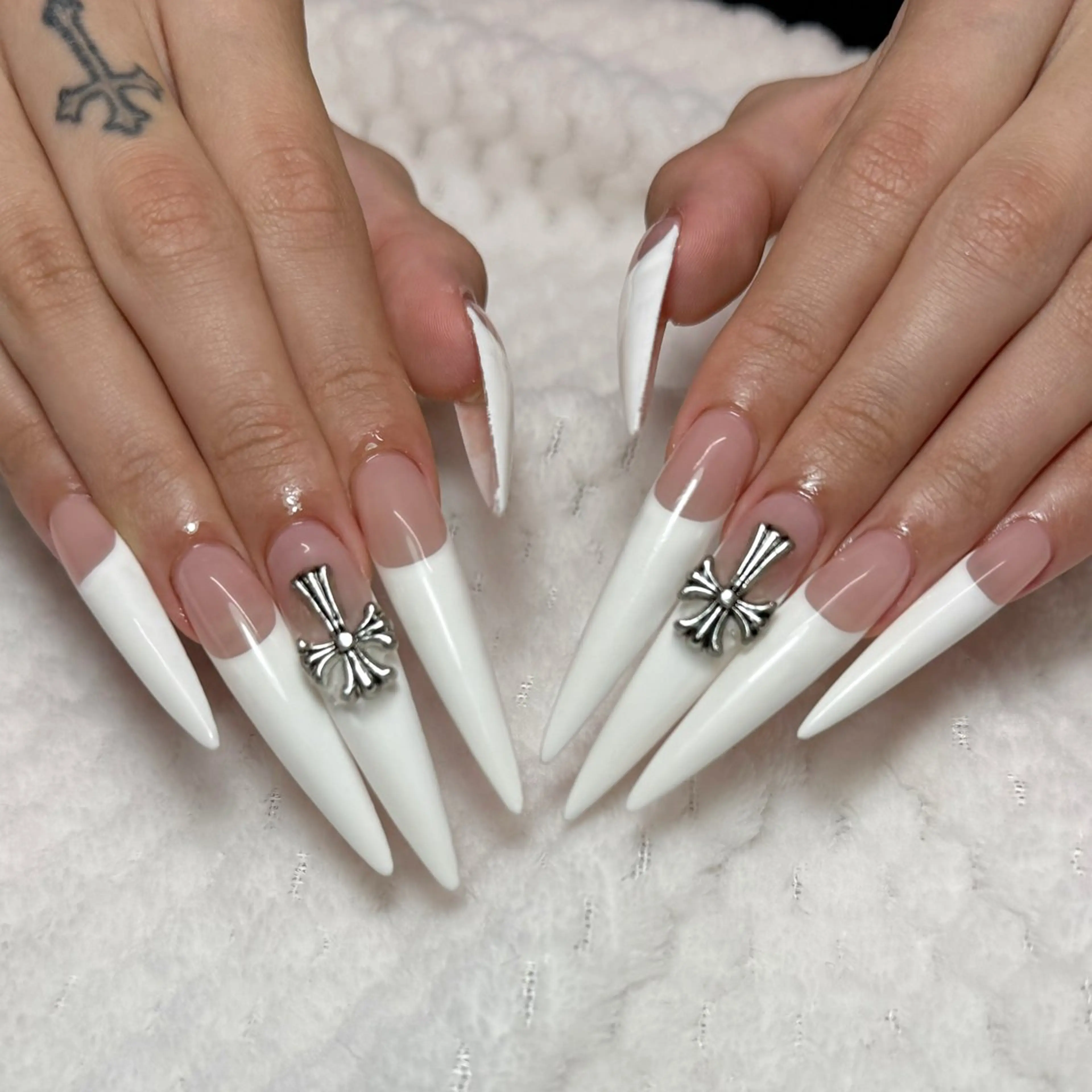 ネイル ハンドネイル Arva Manaのネイルデザイン