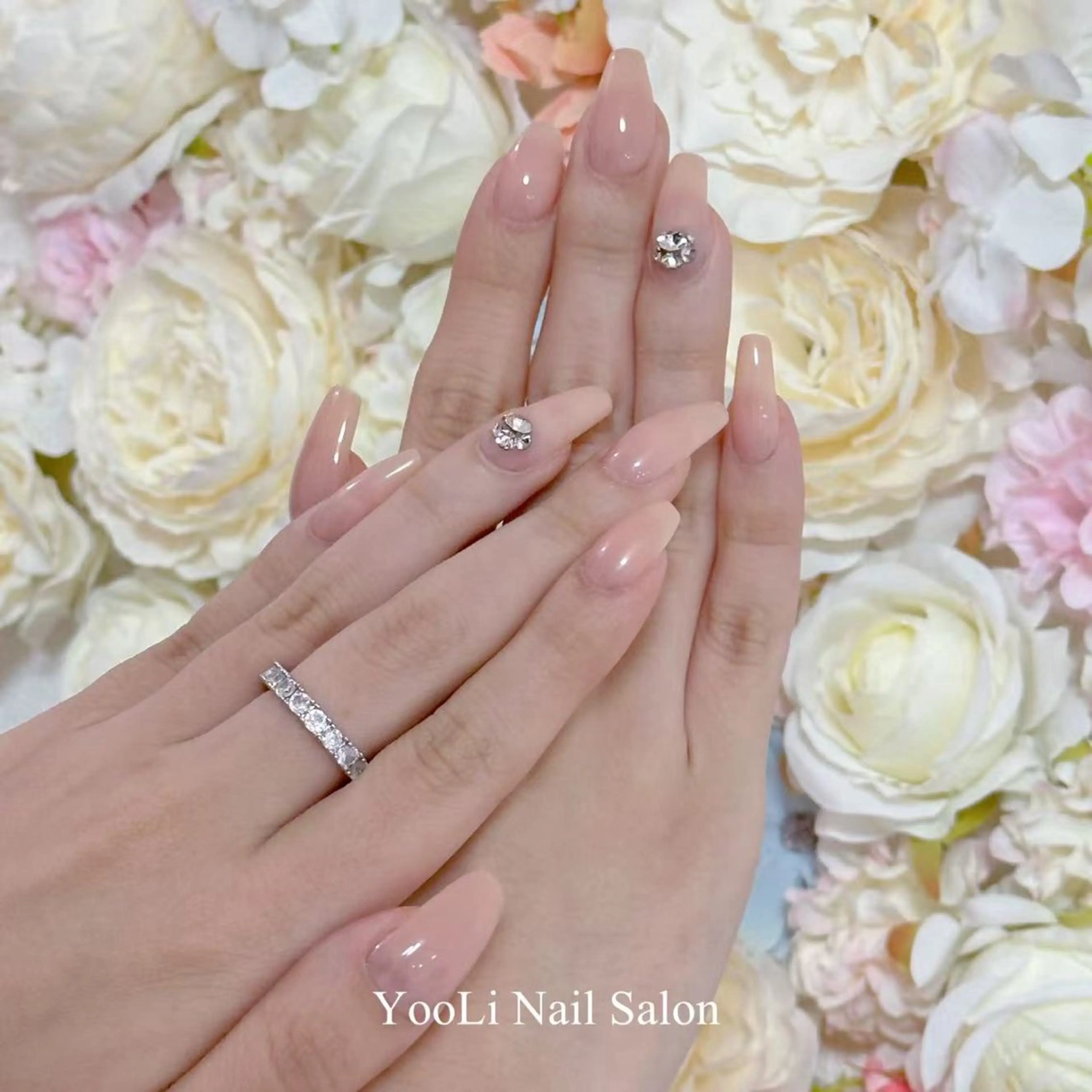 ネイル オーロラネイル チークネイル フレンチネイル ガラスフレンチ グラデーション 🎀 あやのネイルデザイン