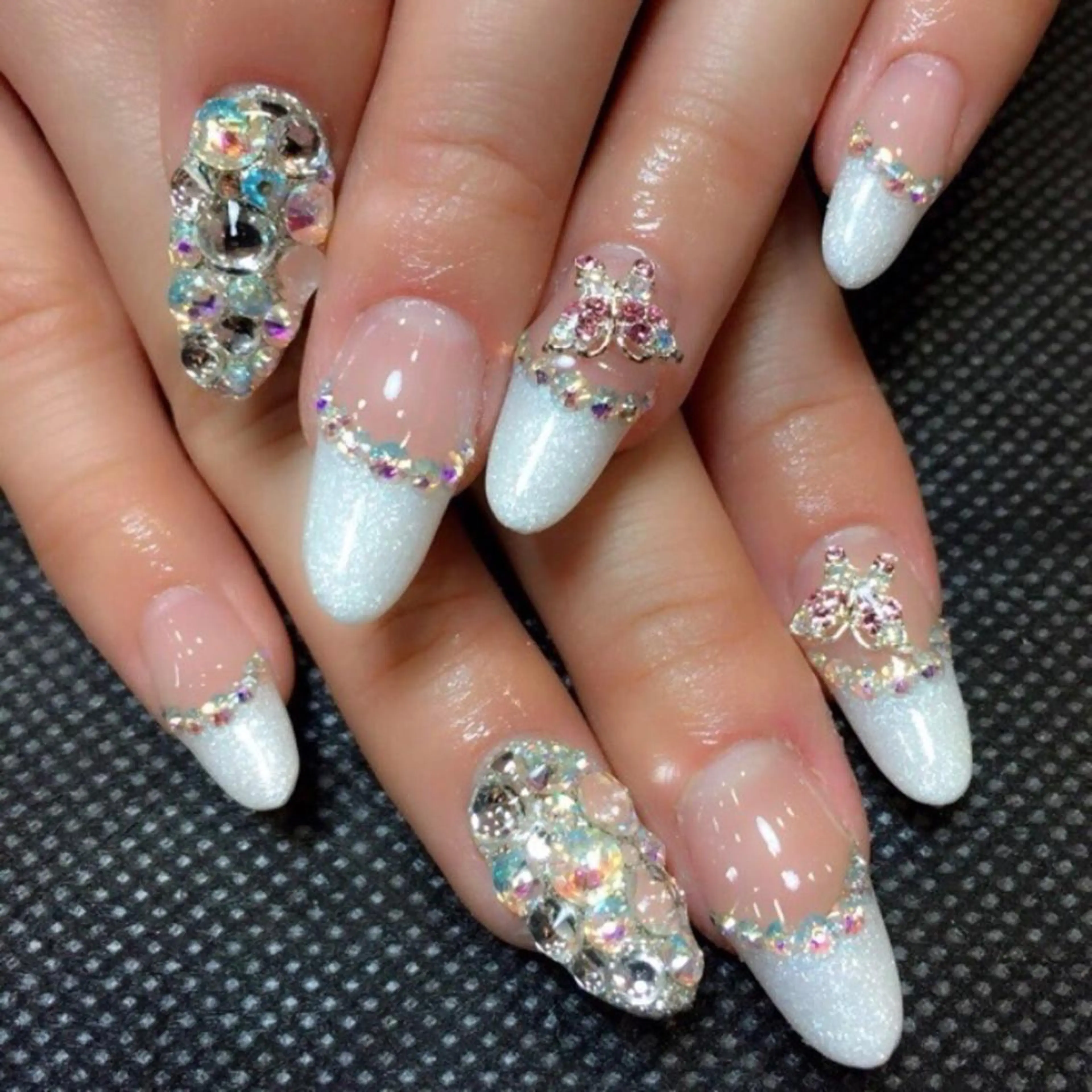 ネイル アートネイル 長さ出し 安藤 Charlotteのネイルデザイン