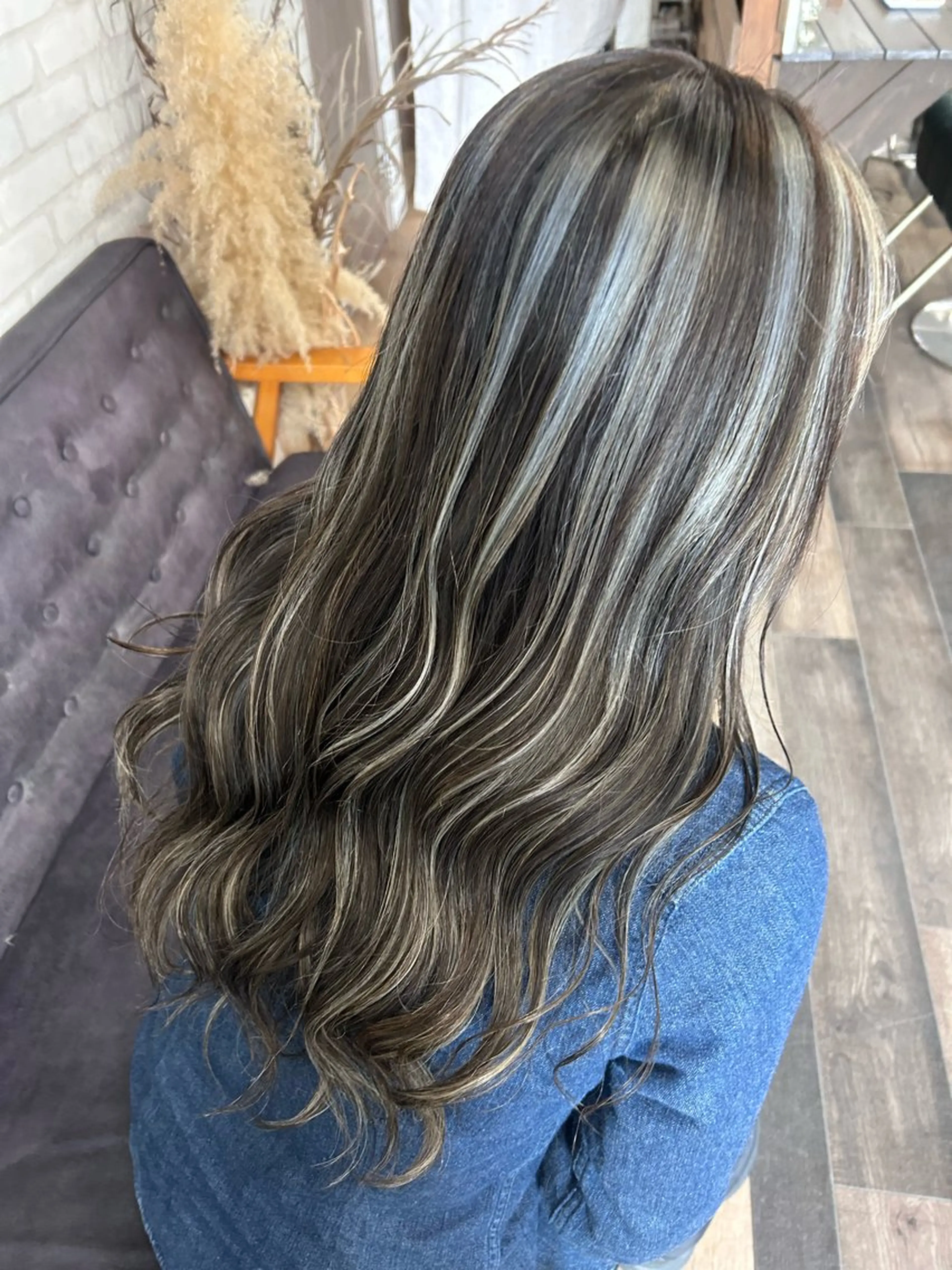 ロング coco terrace所属・海外風ハイライト CHIHIROのヘアスタイル