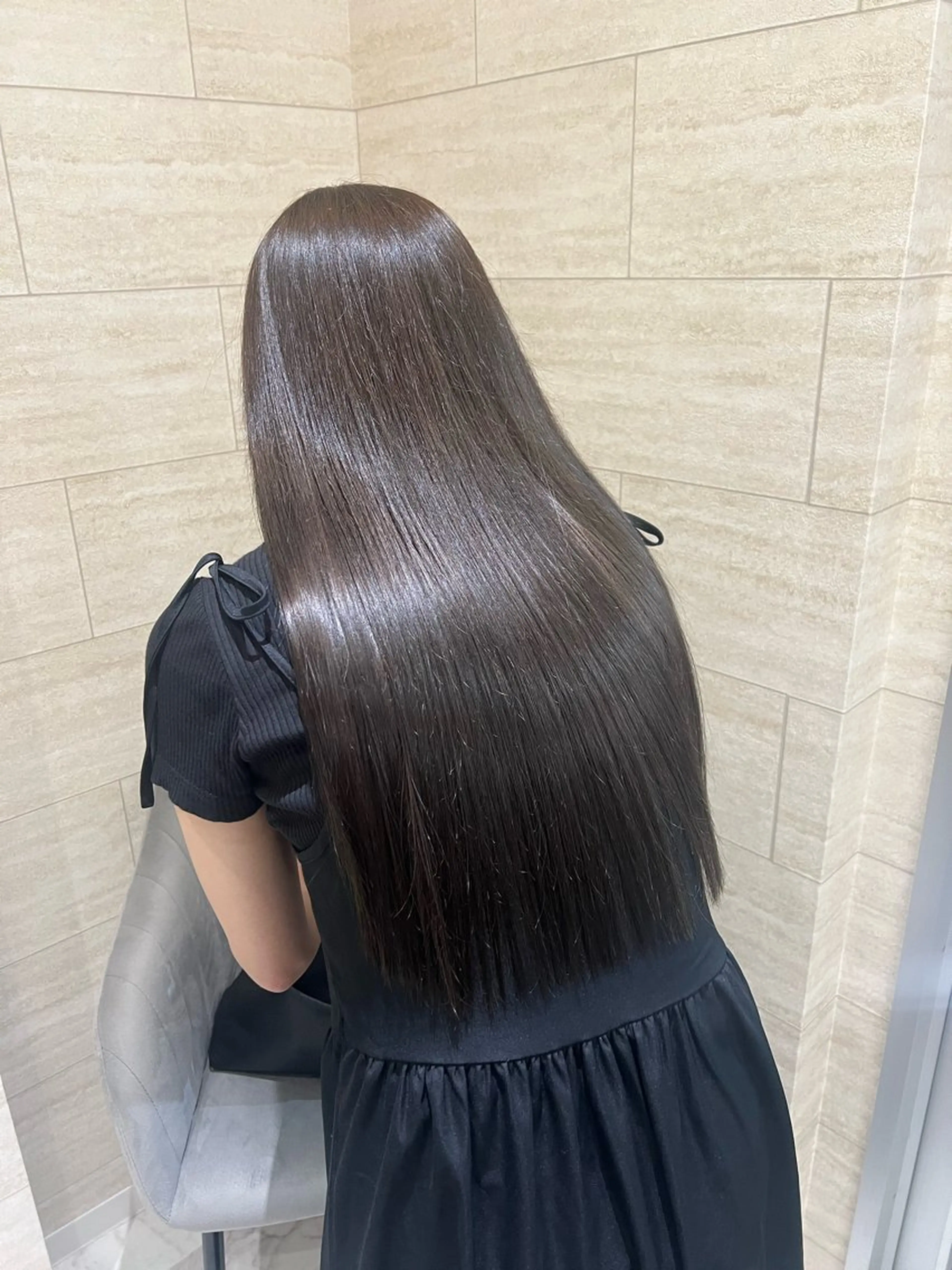 ロング 髪質改善 トリートメント ANNA ／艶髪／ハイトーンのヘアスタイル