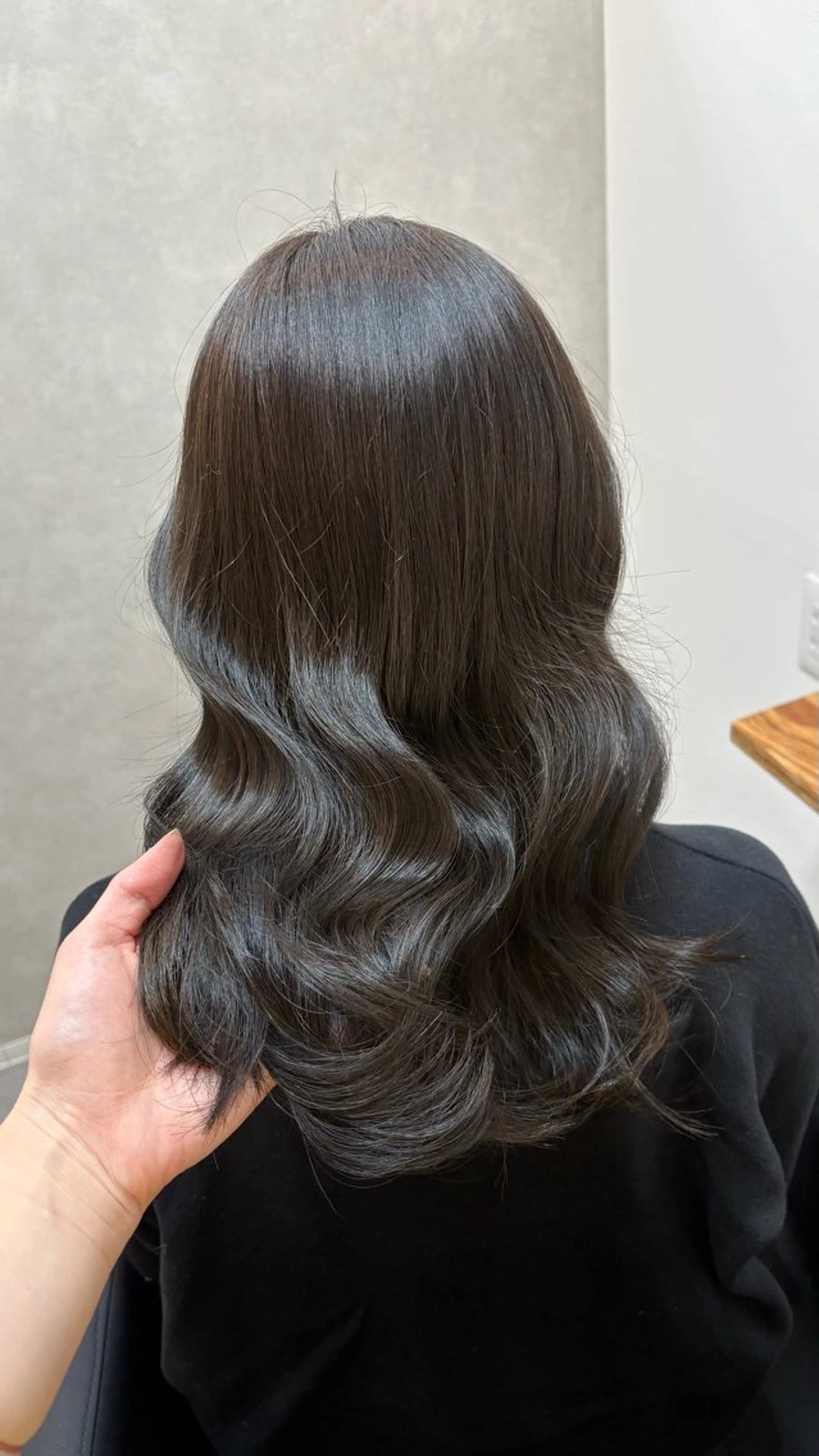 セミロング カラー カット ヘアカラー トリートメント waku所属・豊橋/菜月/ブリーチ /艶カラーハイトーンのヘアスタイル