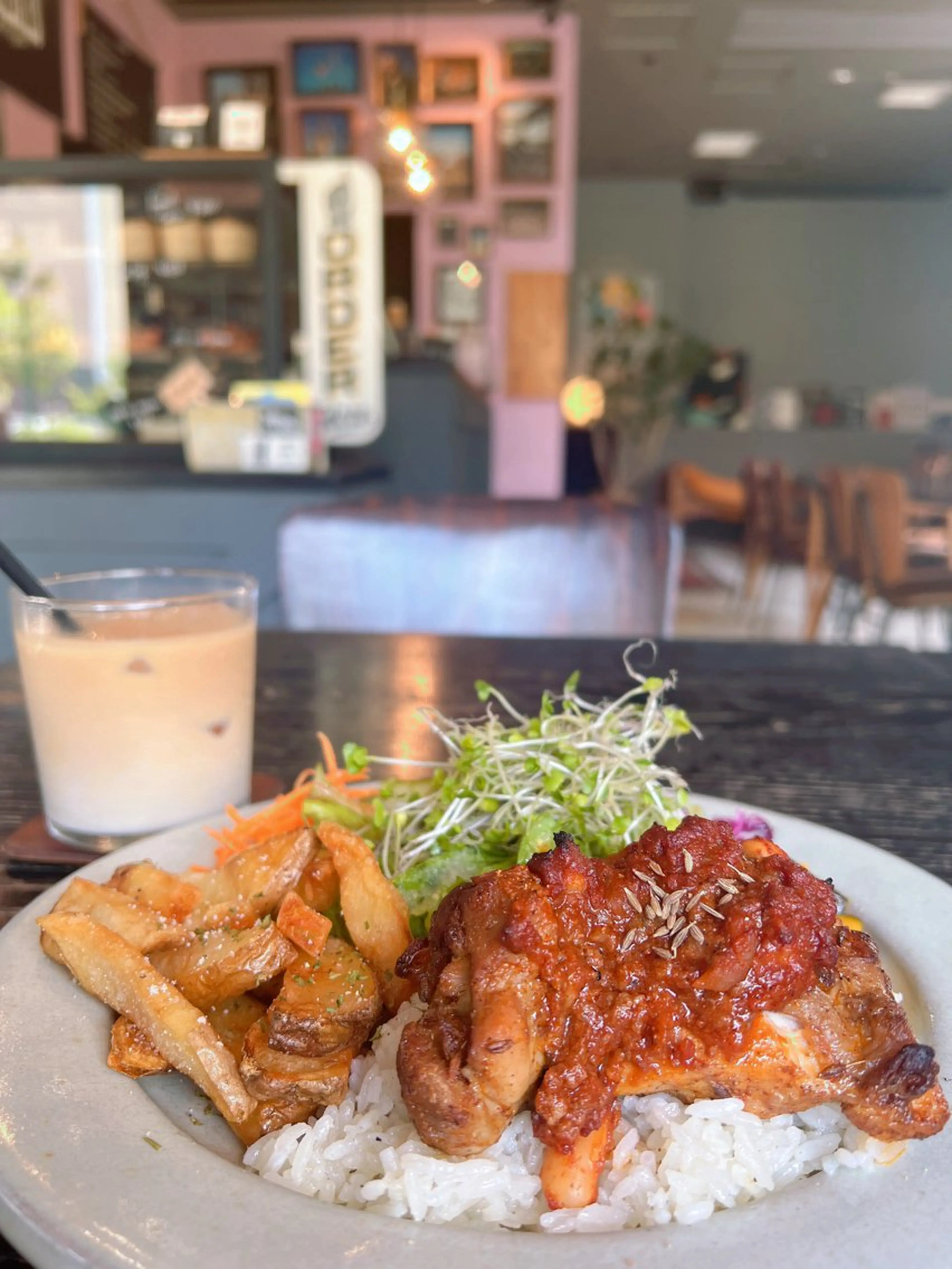 小顔矯正& 慢性肩こり腰痛改善店のエステ・リラクイメージ