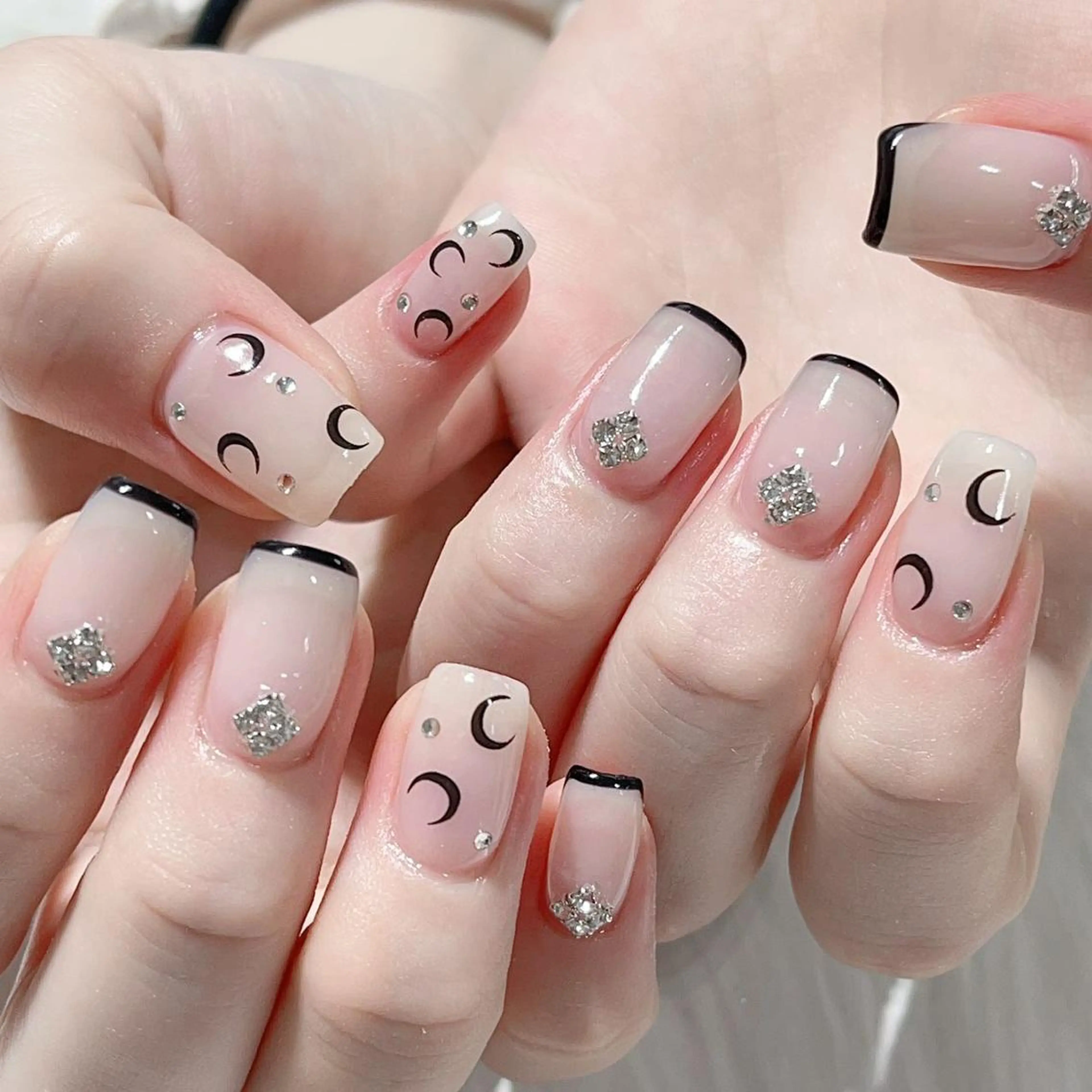 ネイル ハンドネイル Queen’s 歌舞伎町店のネイルデザイン