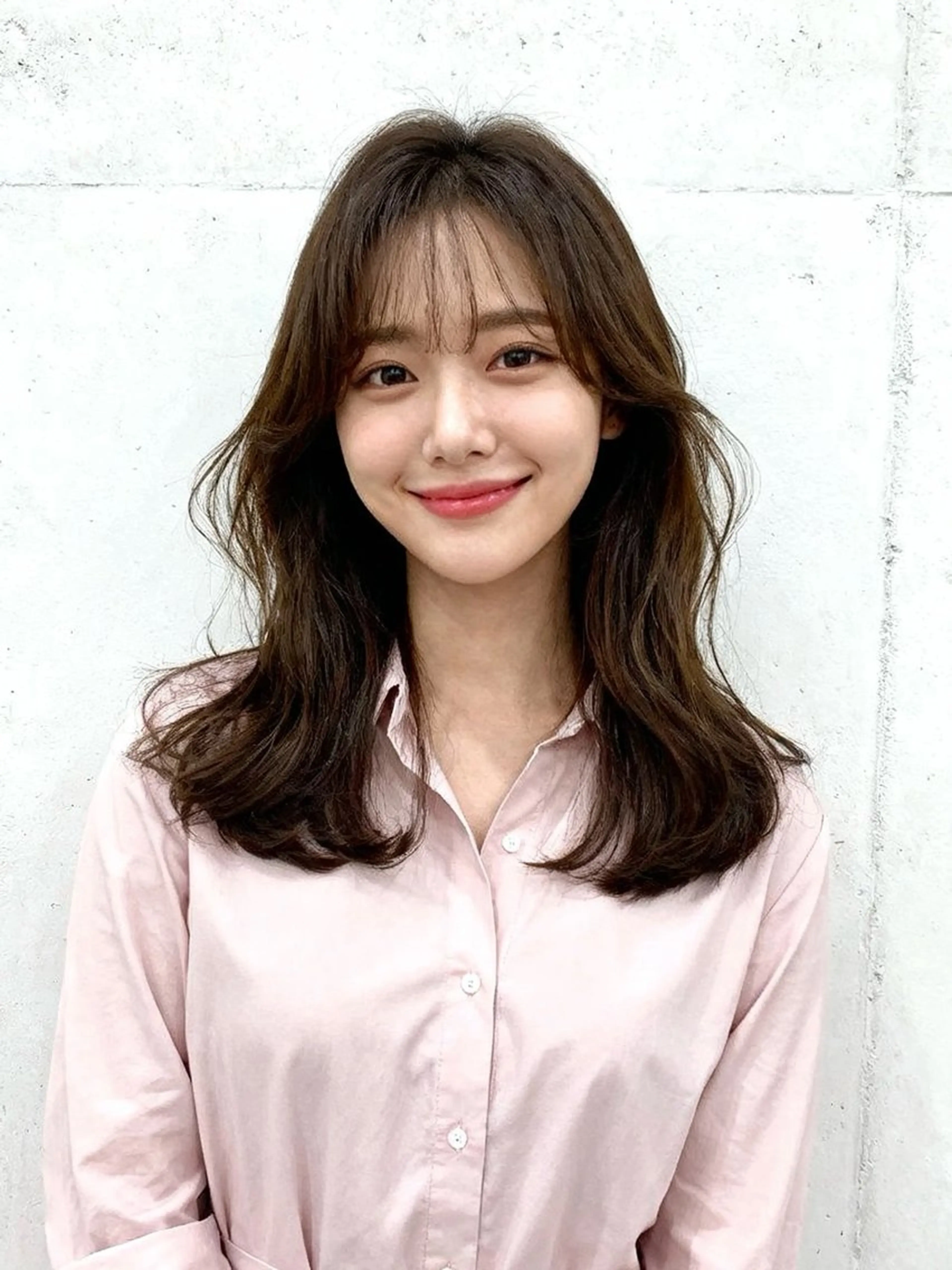 セミロング カラー アディクシーカラー 透明感カラー くびれヘア 顔まわりレイヤー 韓国風ヘア カット ヘアカラー トリートメント 韓国レイヤーカット 🫧大阪梅田レイヤーのヘアスタイル