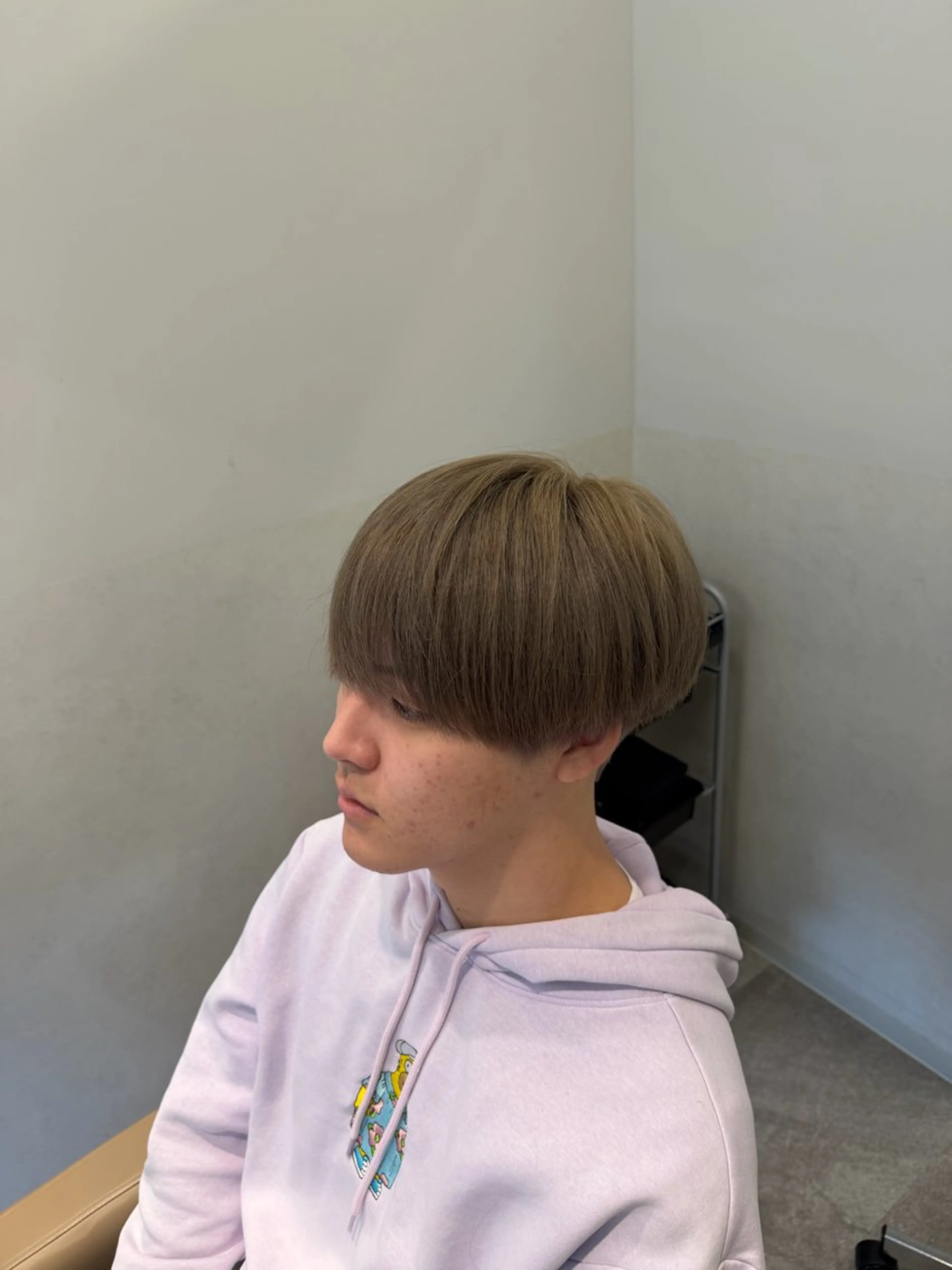 ショート カラー メンズ メンズブリーチ ブリーチ グレージュ ミルクティーグレージュ ヘアカラー SALOWIN下北No.R店所属・下北沢／メンズヘア/ メンズパーマ/優樹のヘアスタイル